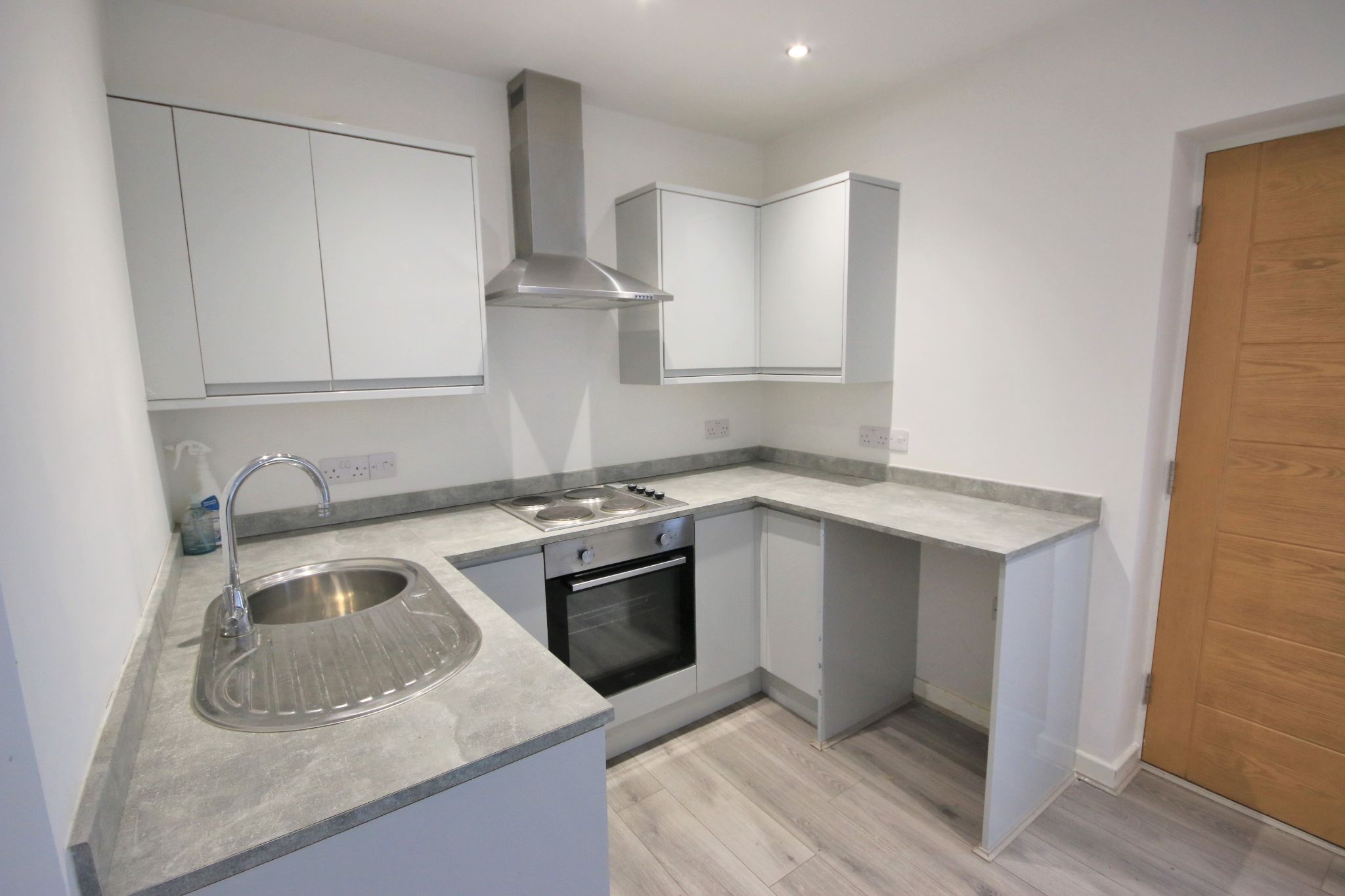 2 bedroom apartment flat/apartment Let in Formby - Photograph 5.
