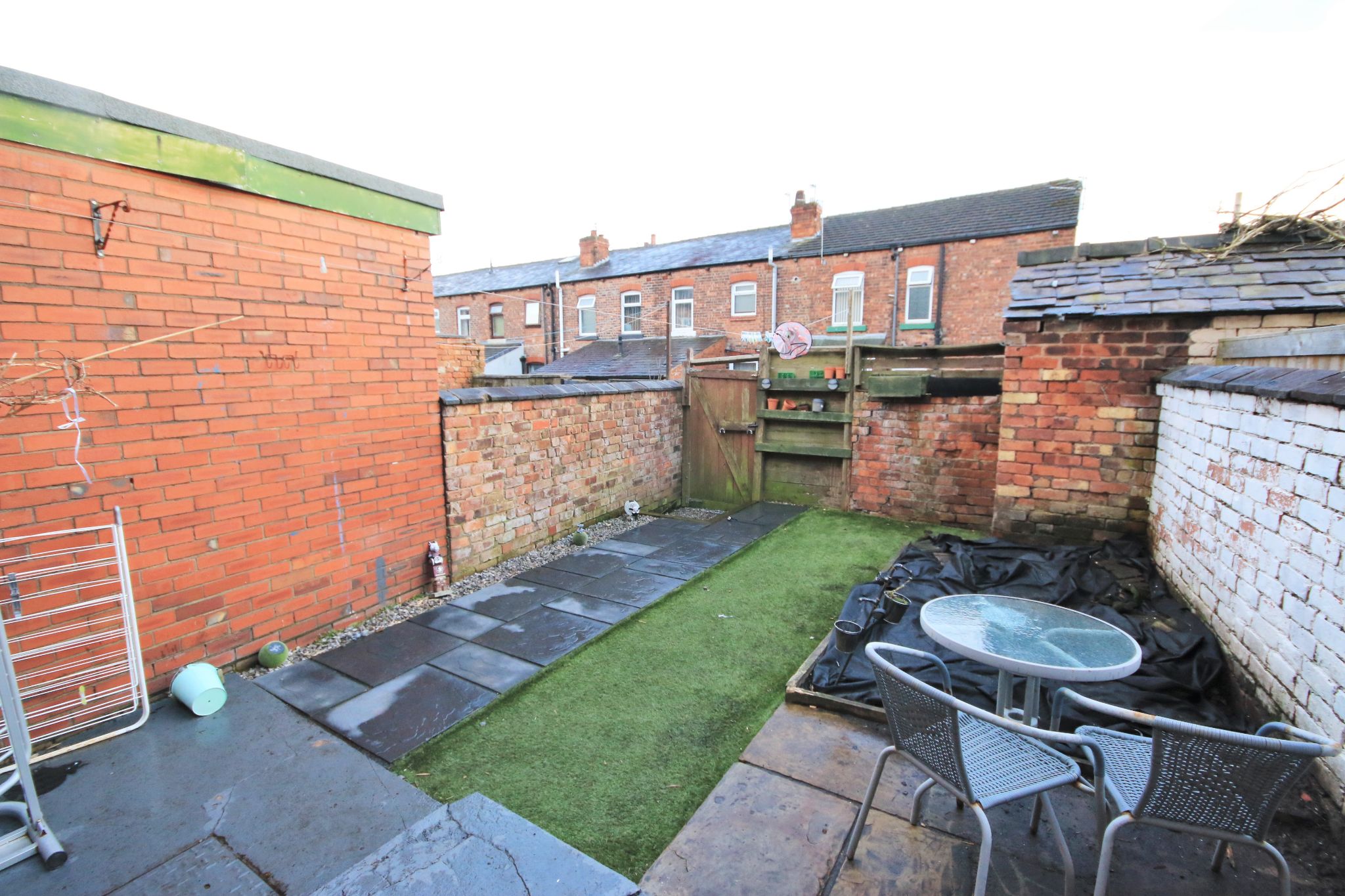 3 bedroom mid terraced house Let in Wigan - Photograph 8.