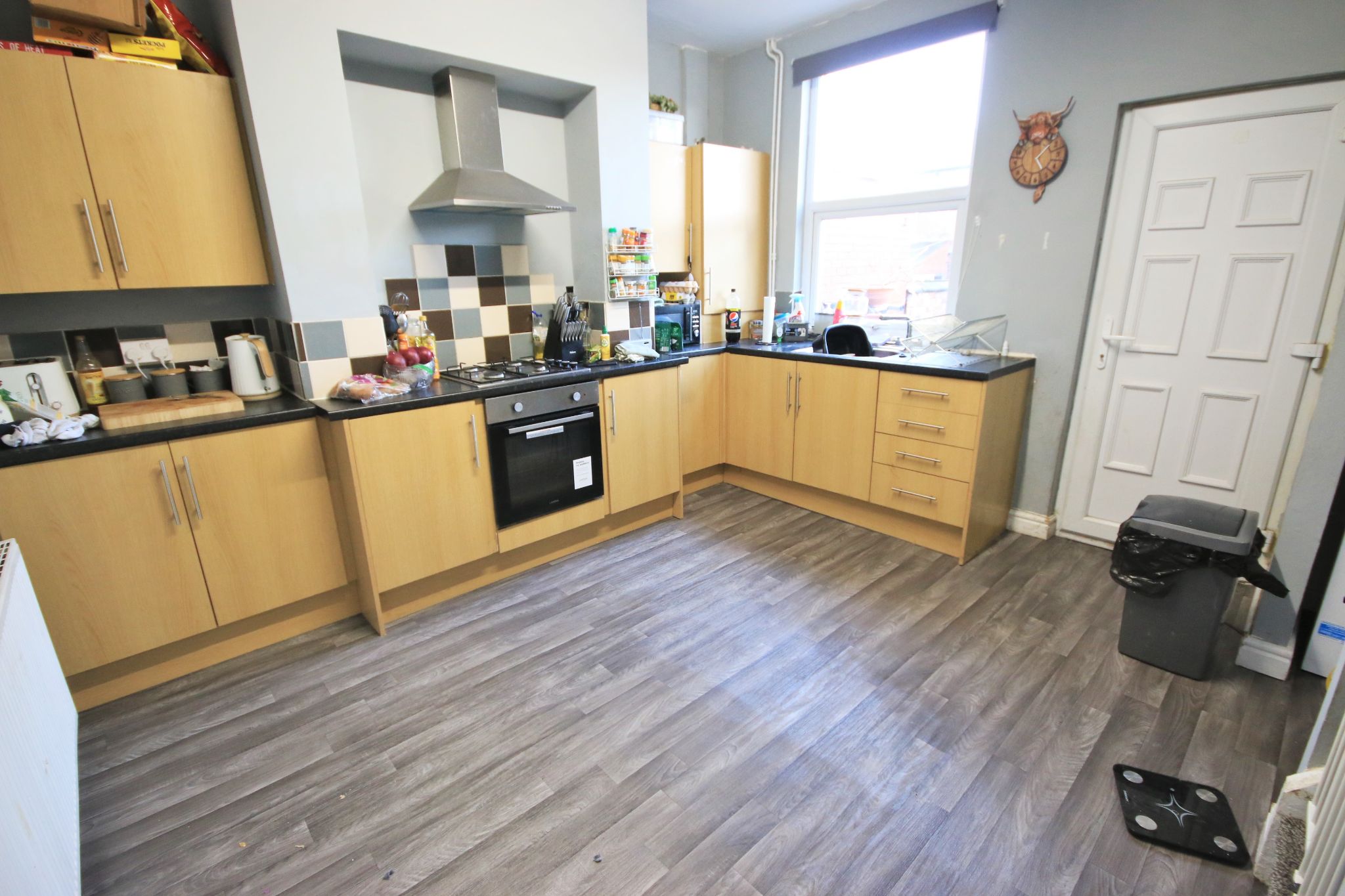3 bedroom mid terraced house Let in Wigan - Photograph 4.