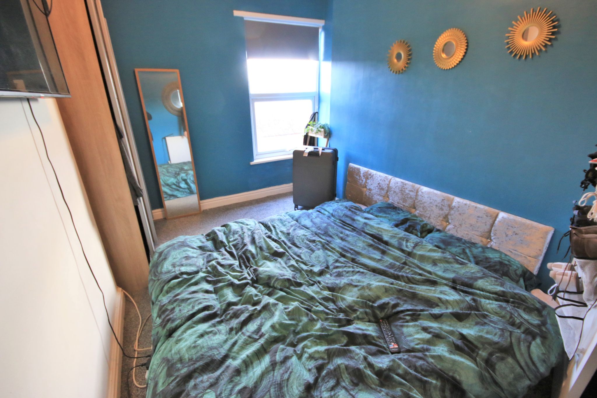 3 bedroom mid terraced house Let in Wigan - Photograph 6.