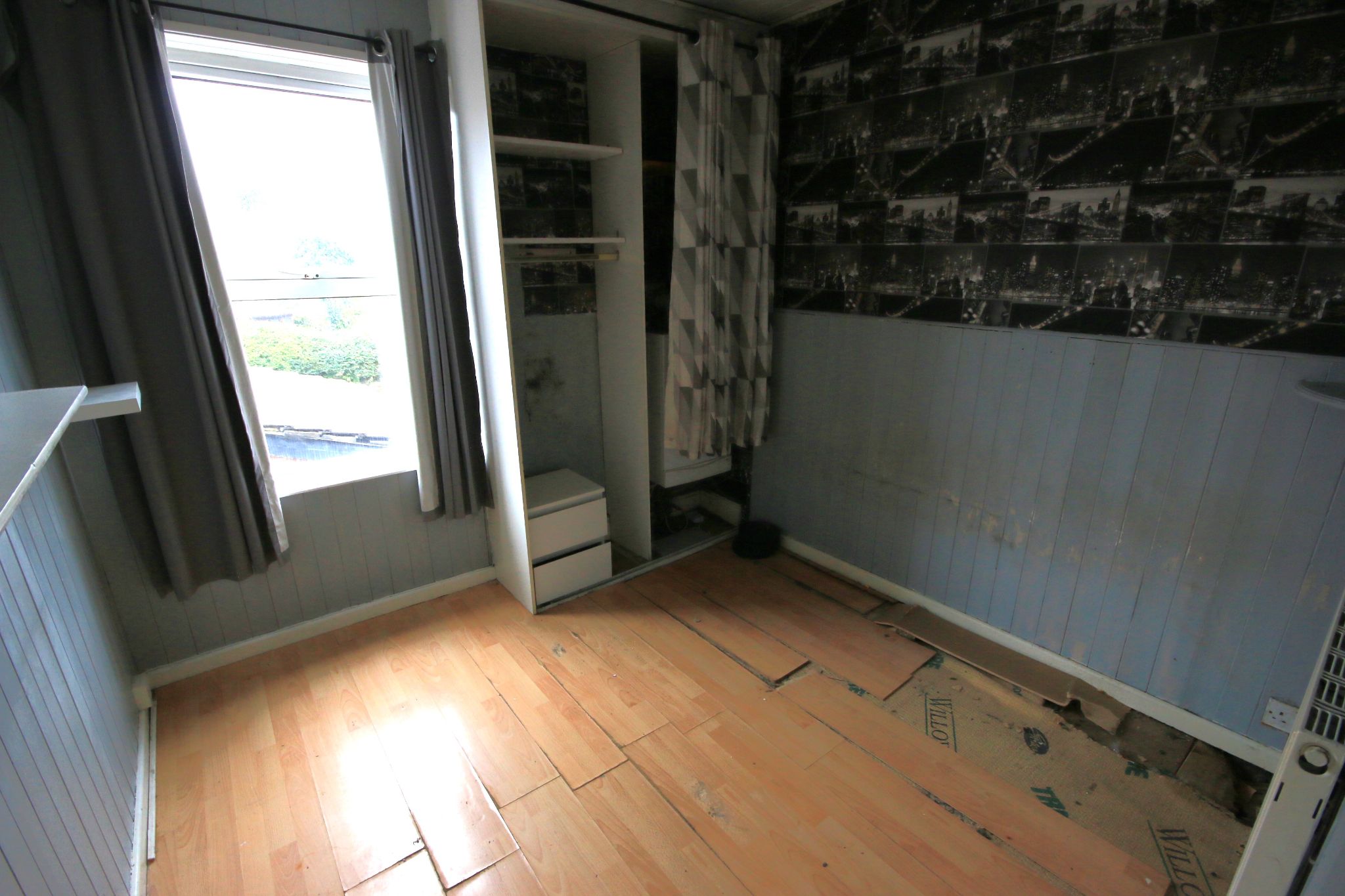 3 bedroom end terraced house Let in Wigan - Photograph 9.