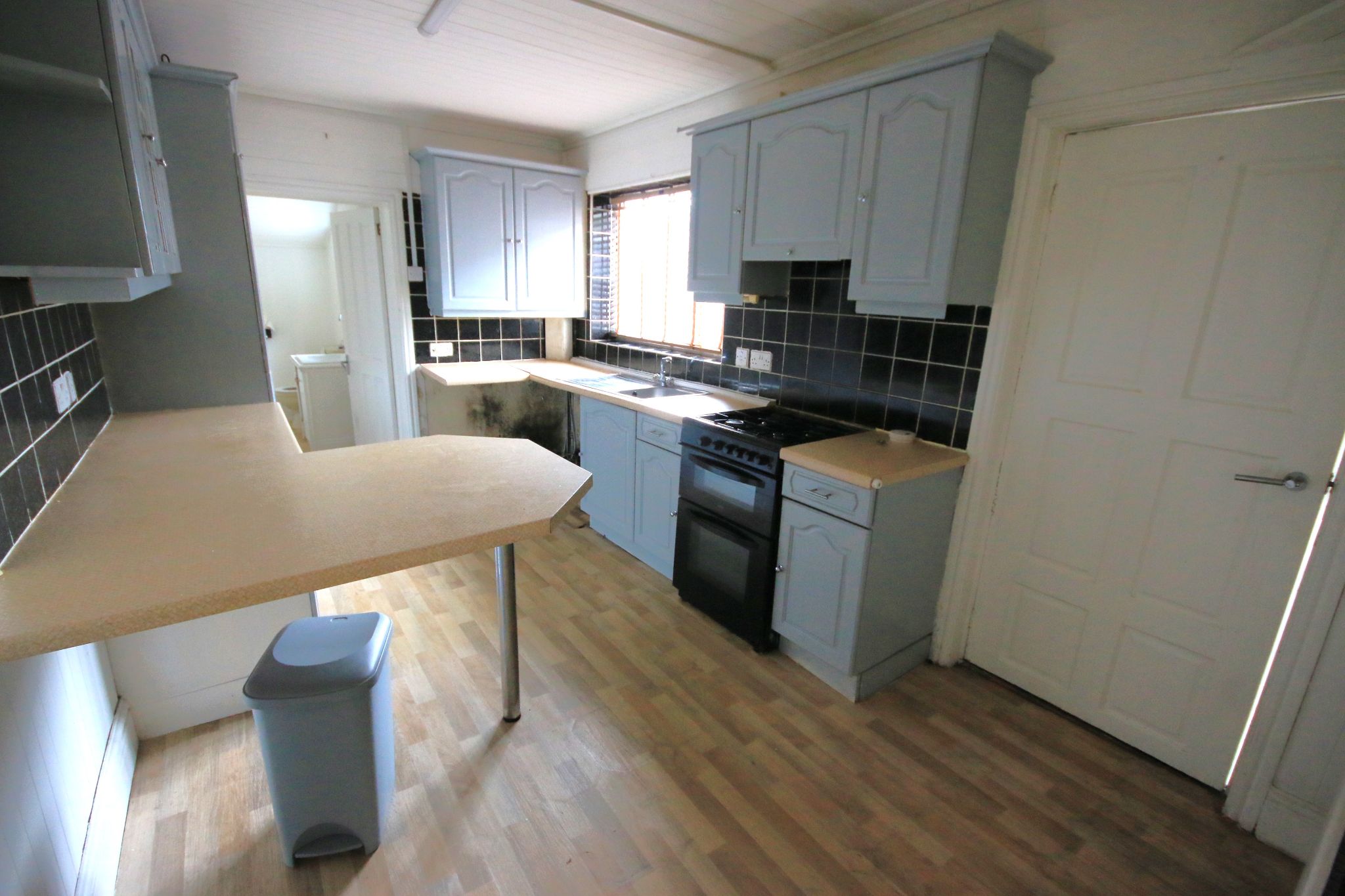 3 bedroom end terraced house Let in Wigan - Photograph 5.