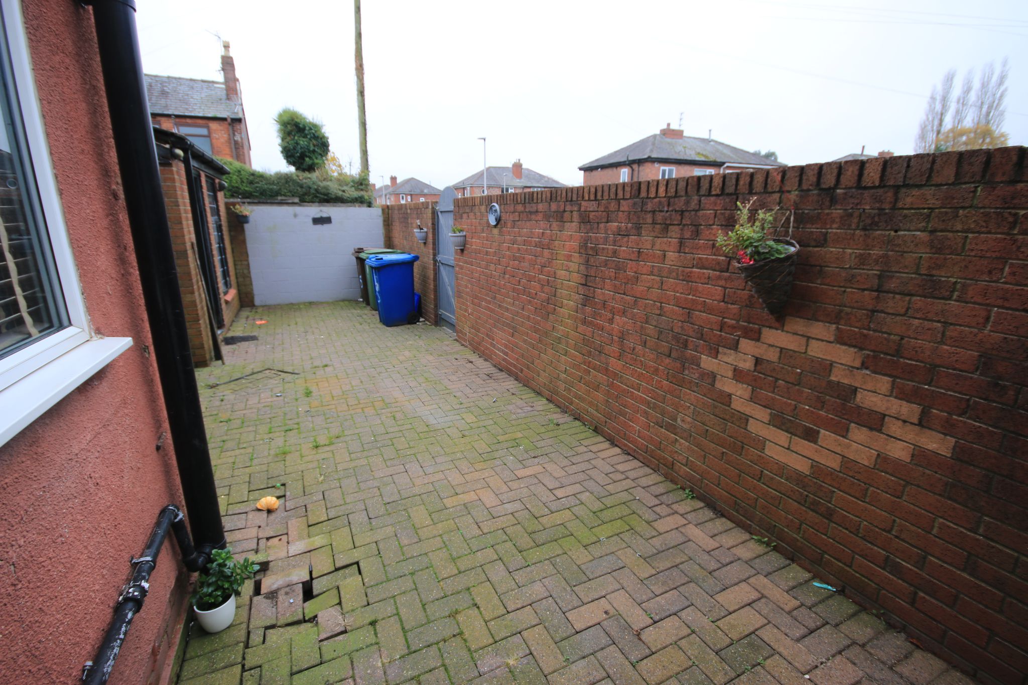 3 bedroom end terraced house Let in Wigan - Photograph 13.