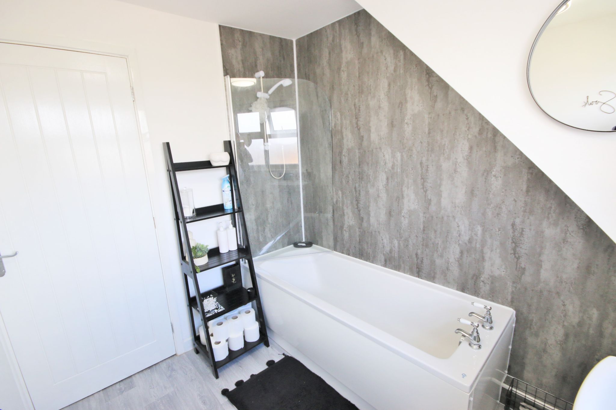 3 bedroom semi-detached house Let in Wigan - Photograph 20.