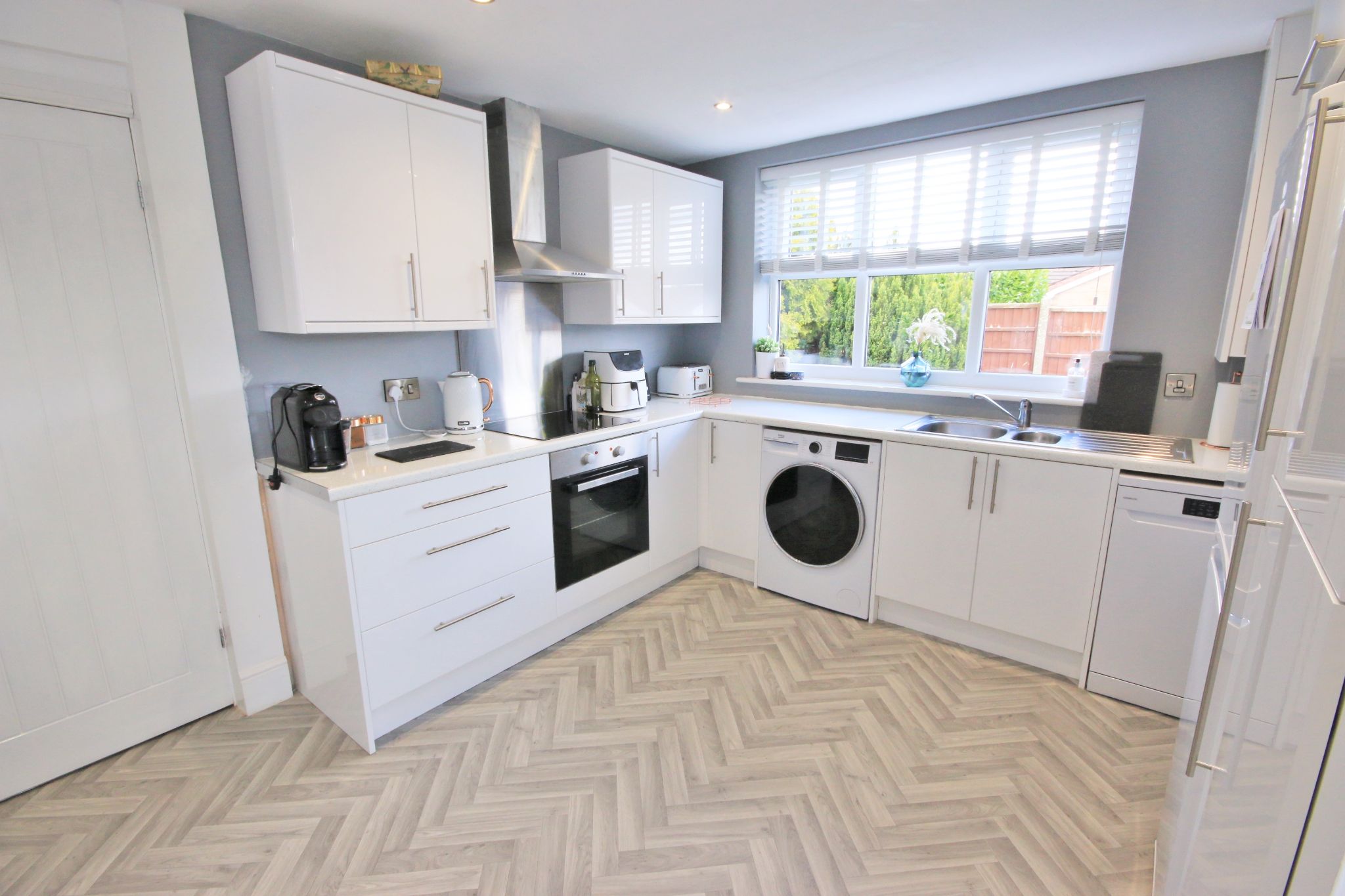 3 bedroom semi-detached house Let in Wigan - Photograph 8.