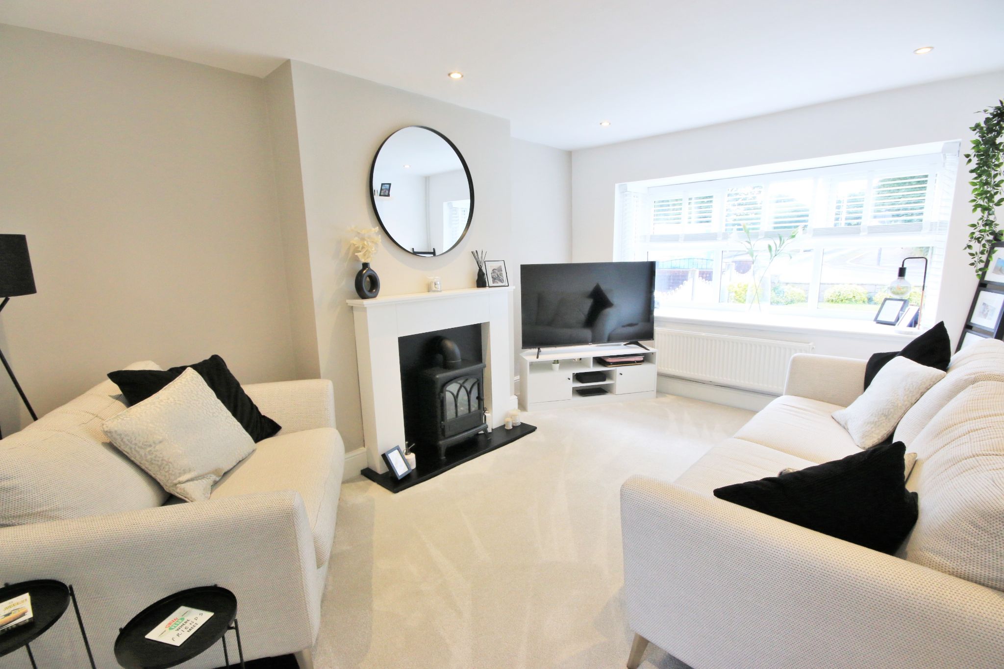 3 bedroom semi-detached house Let in Wigan - Photograph 5.