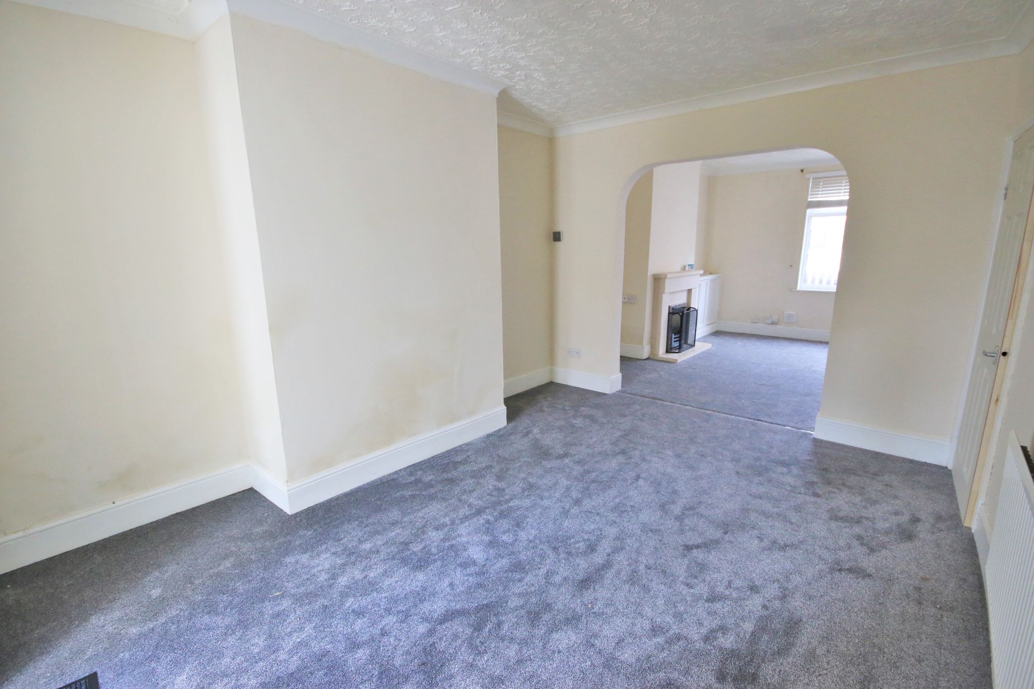 3 bedroom mid terraced house Let in Wigan - Photograph 5.