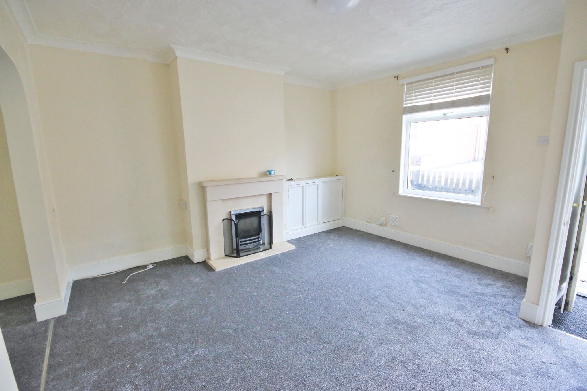 3 bedroom mid terraced house Let in Wigan - Photograph 3.