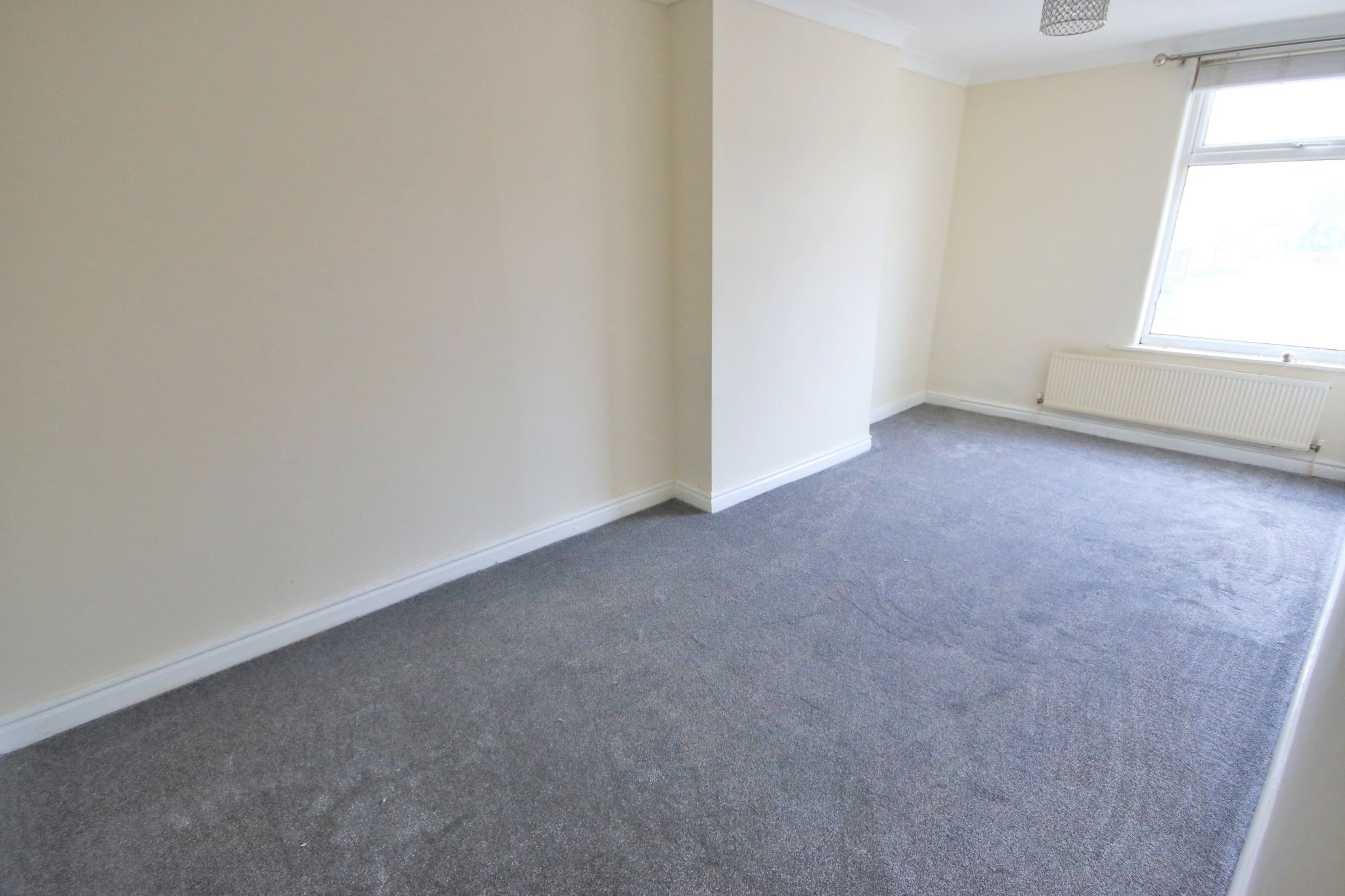 3 bedroom mid terraced house Let in Wigan - Photograph 9.