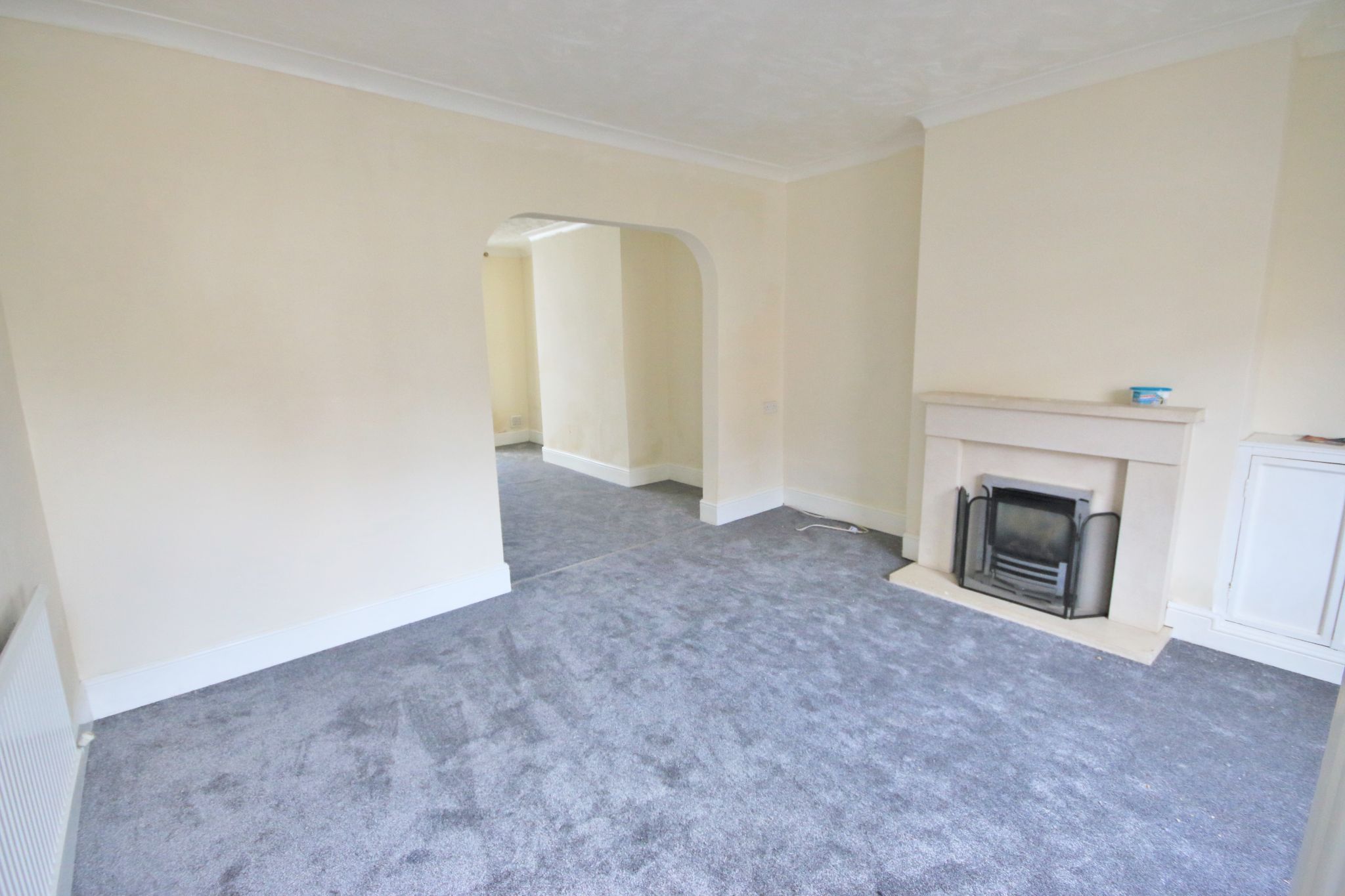 3 bedroom mid terraced house Let in Wigan - Photograph 2.