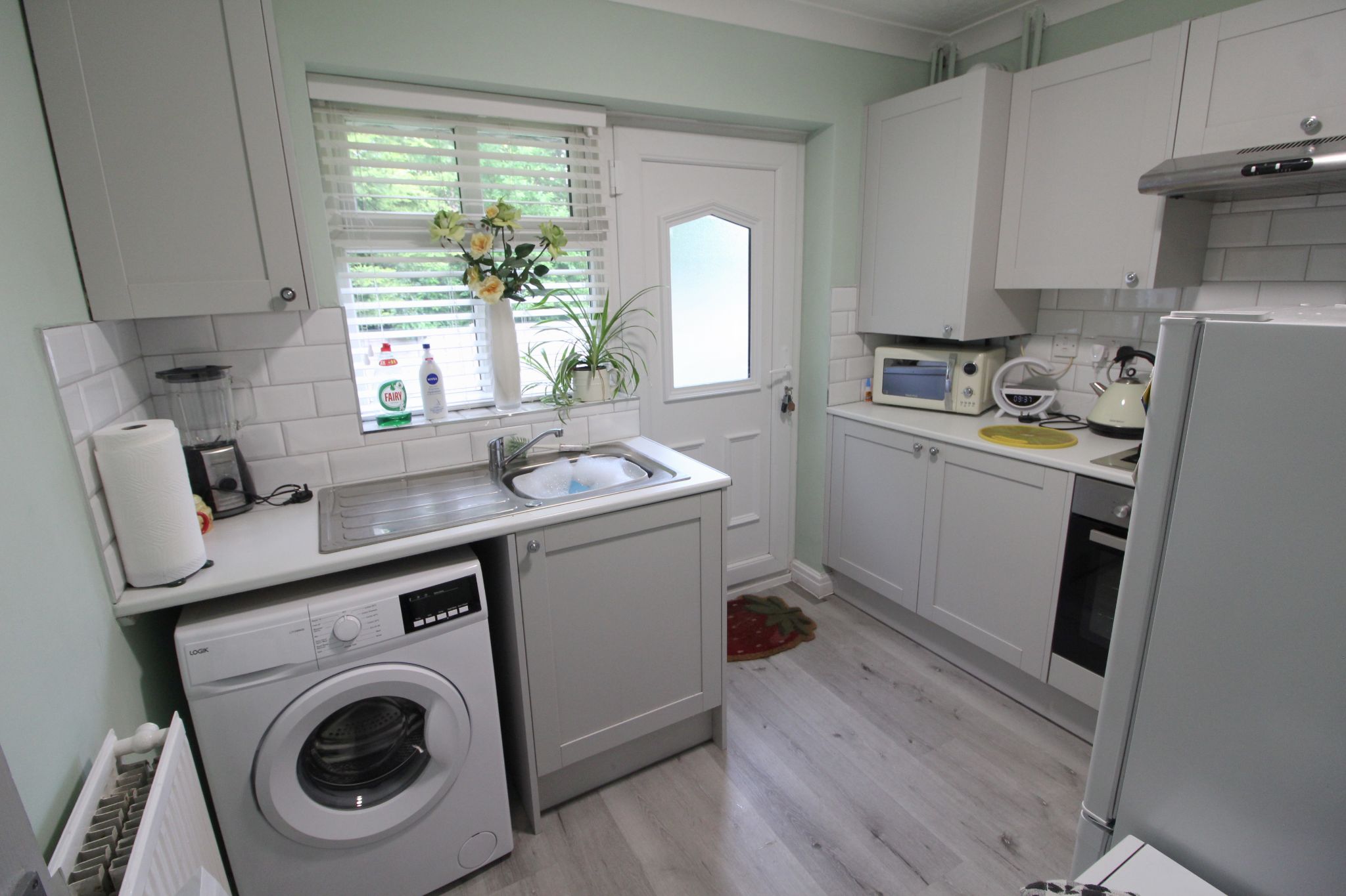 2 bedroom detached bungalow To Let in Wigan - Photograph 5.