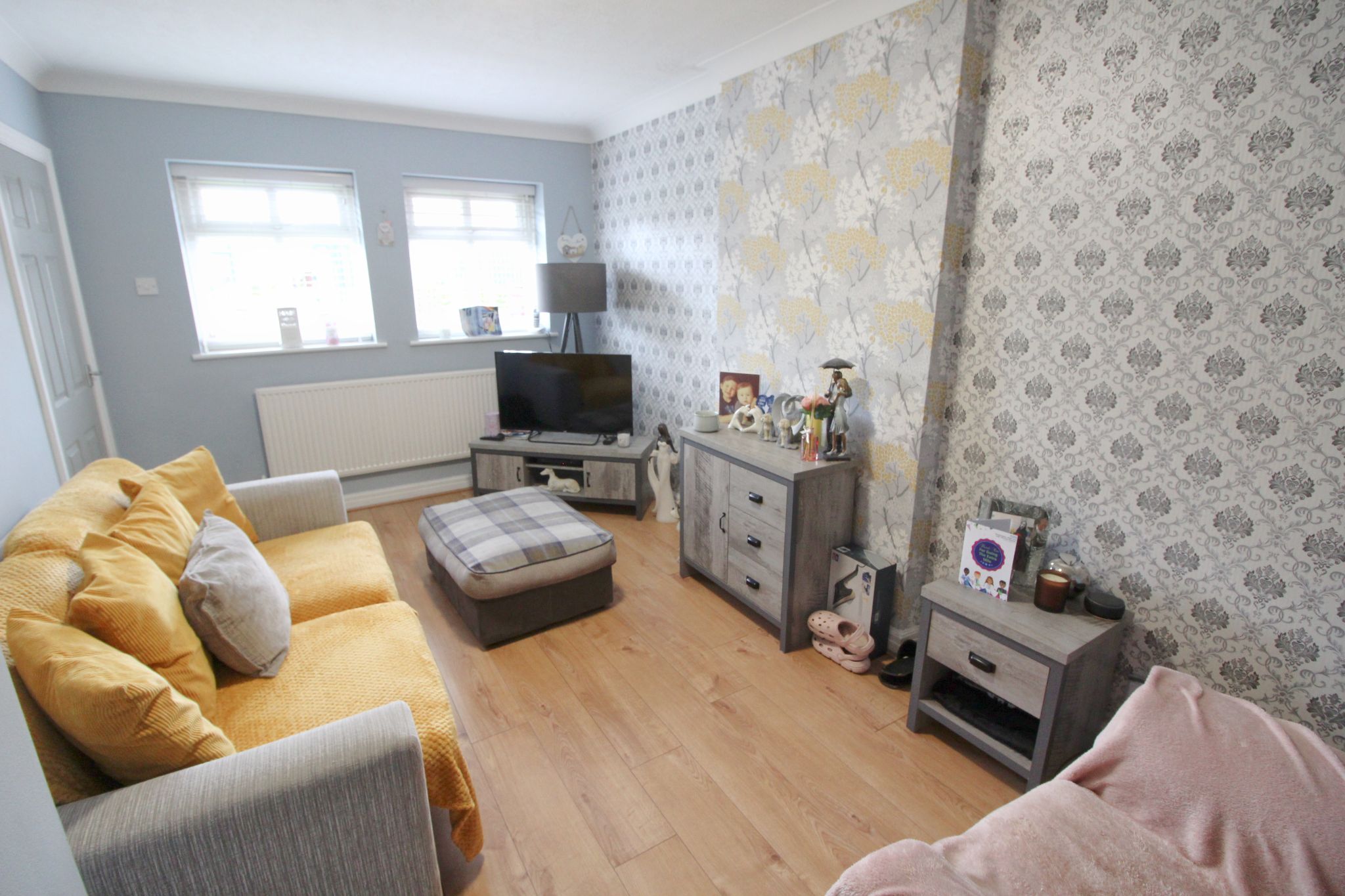 2 bedroom detached bungalow To Let in Wigan - Property photograph.