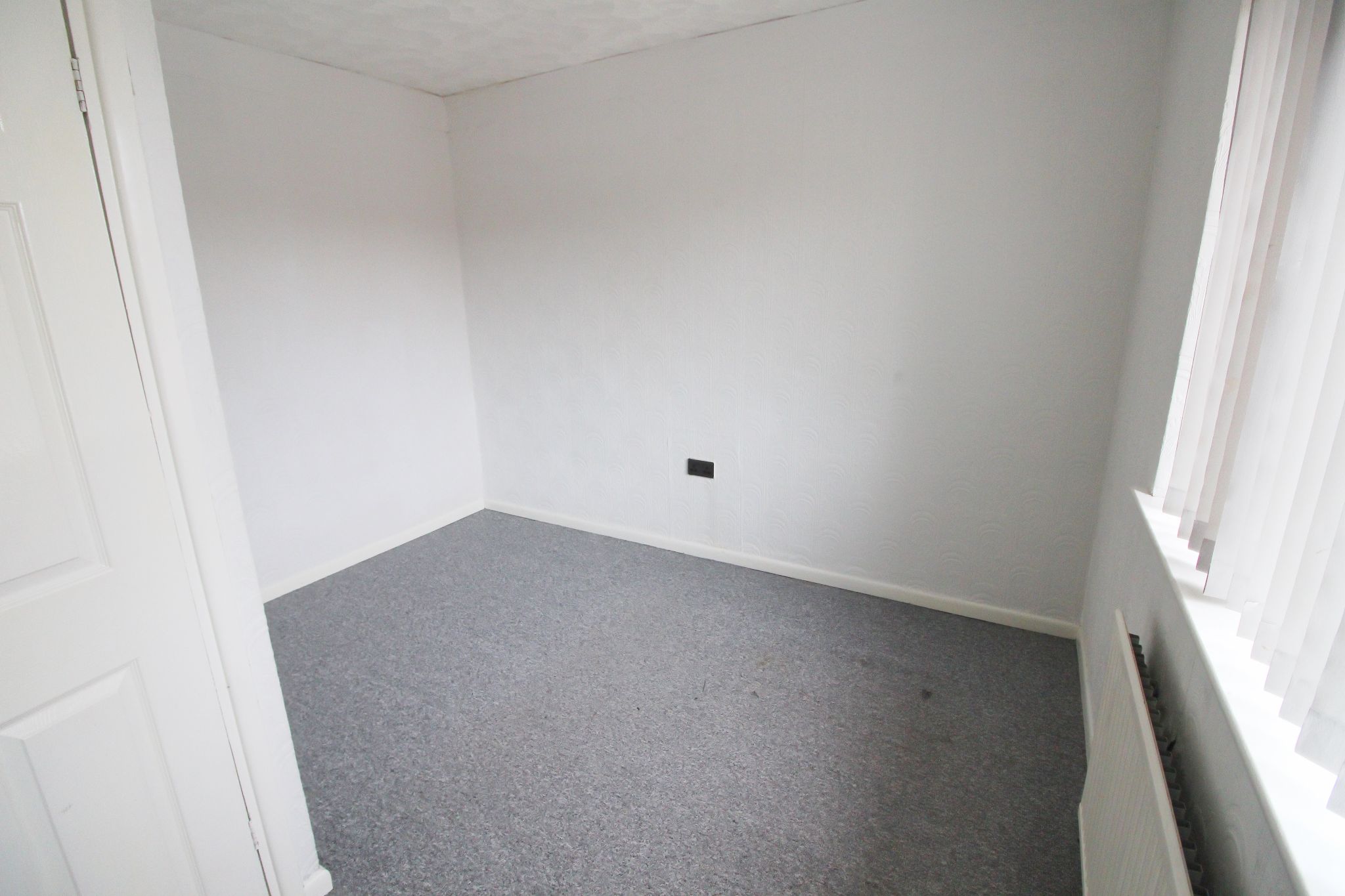 3 bedroom mid terraced house Let in Wigan - Photograph 11.