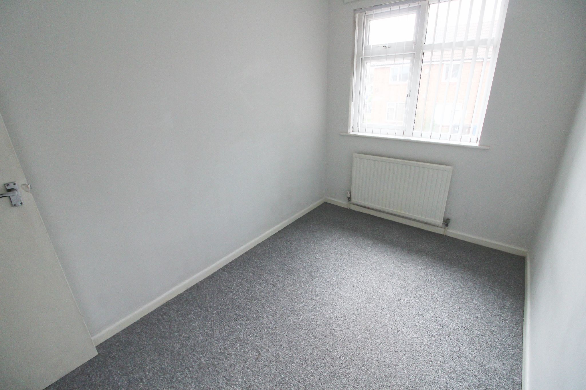 3 bedroom mid terraced house Let in Wigan - Photograph 12.