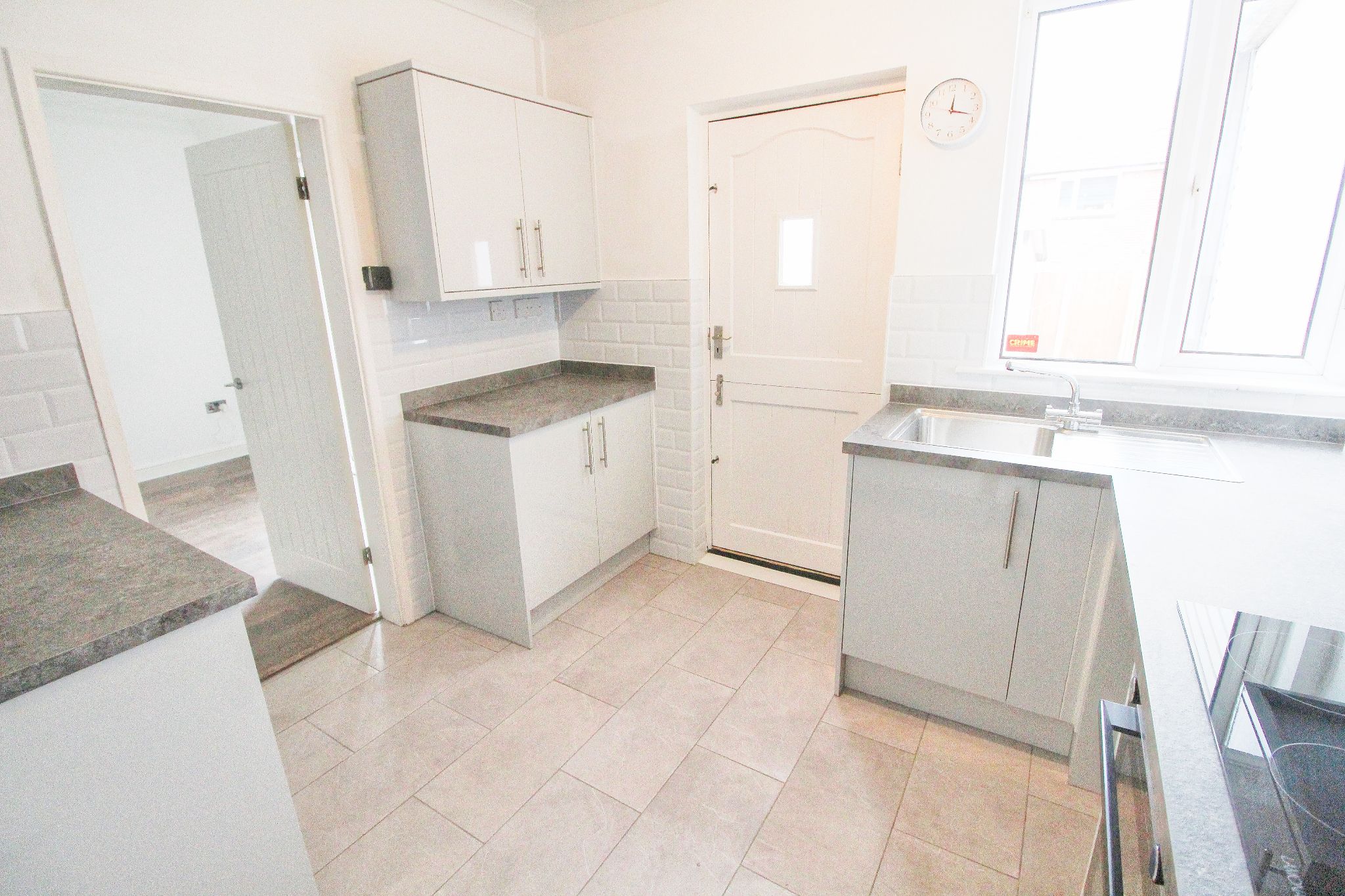 3 bedroom mid terraced house Let in Wigan - Photograph 8.