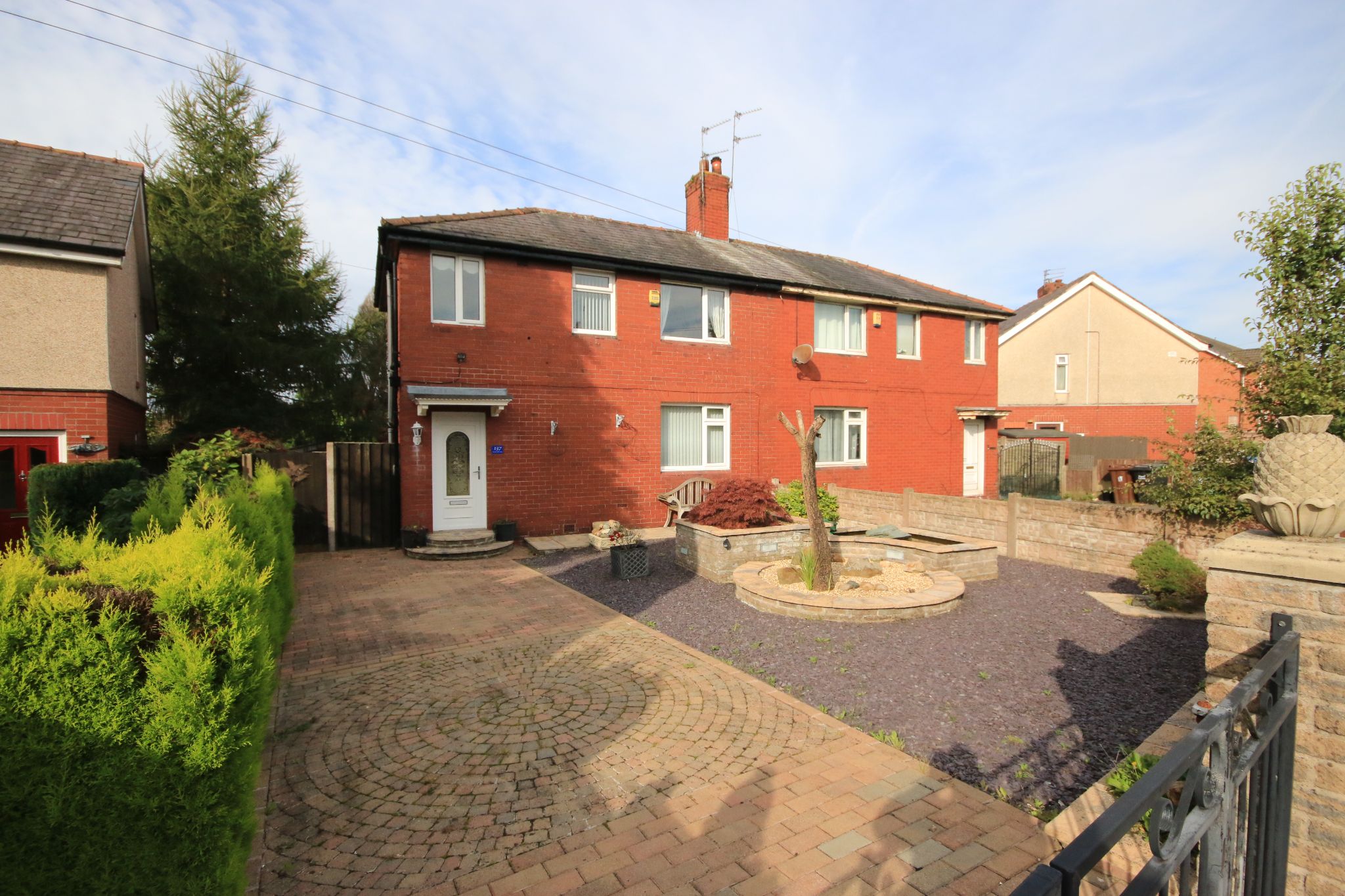 3 bedroom semi-detached house Let in Wigan - Photograph 2.