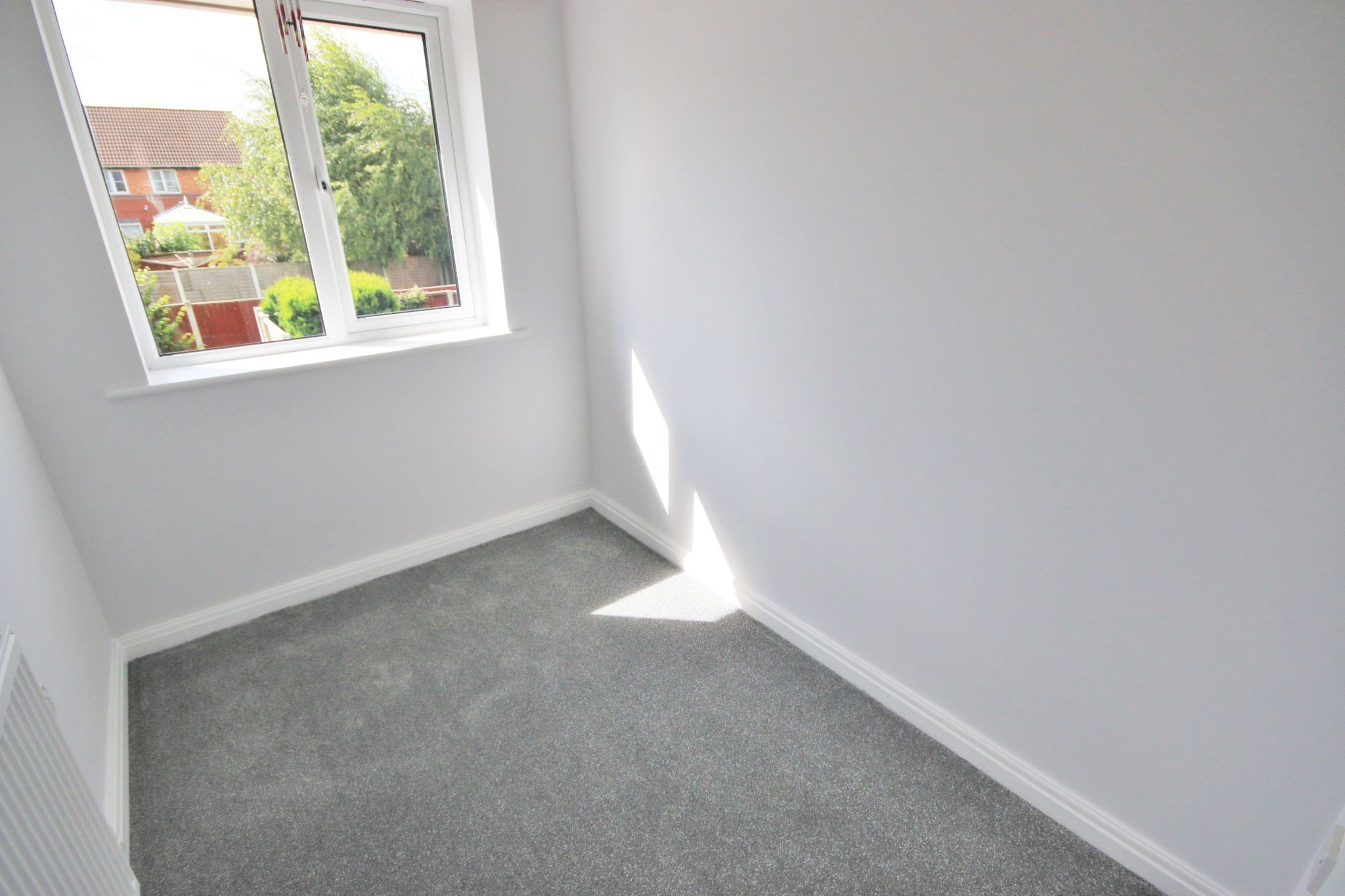 3 bedroom semi-detached house Let in Wigan - Photograph 9.
