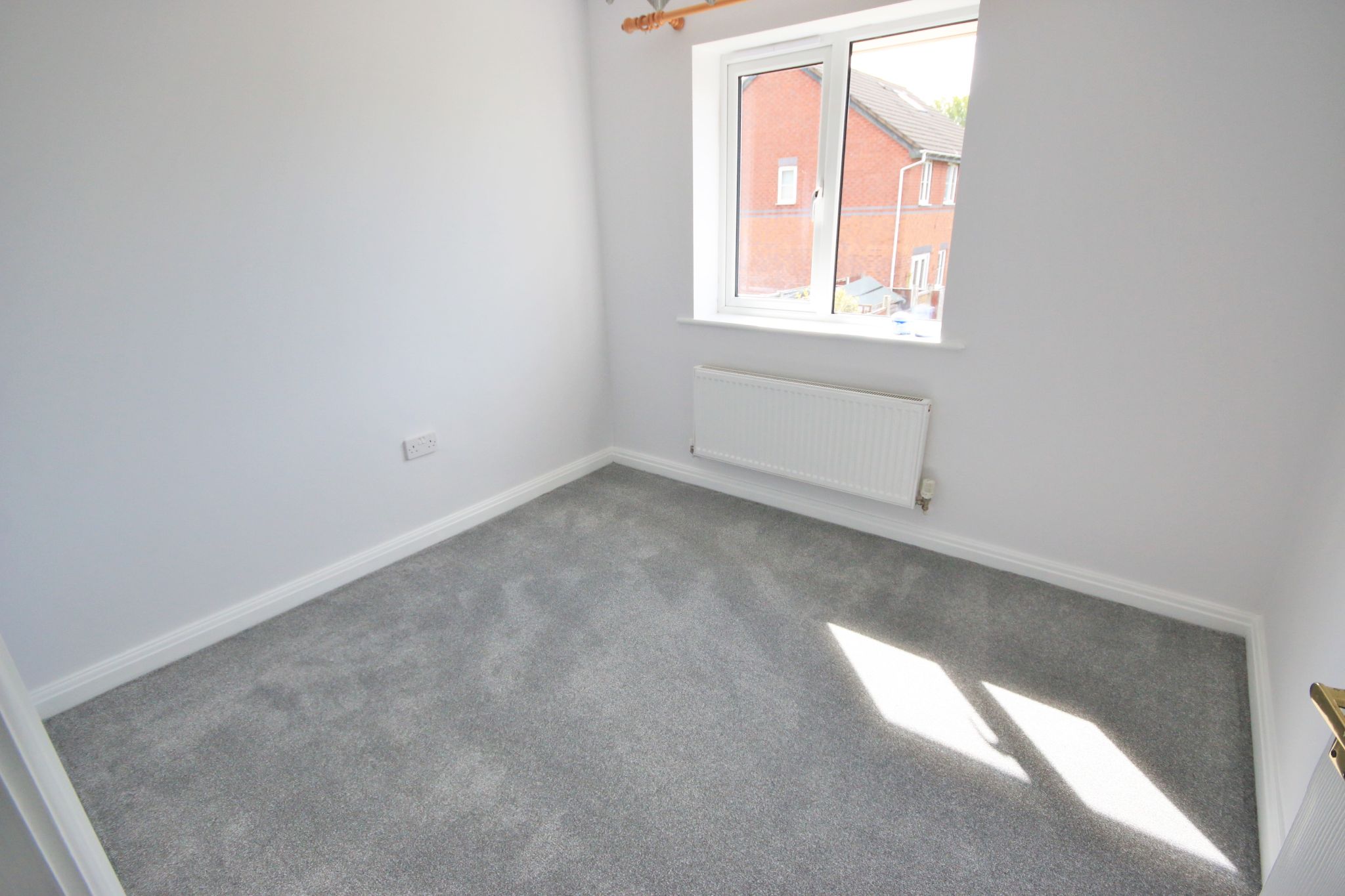3 bedroom semi-detached house Let in Wigan - Photograph 8.