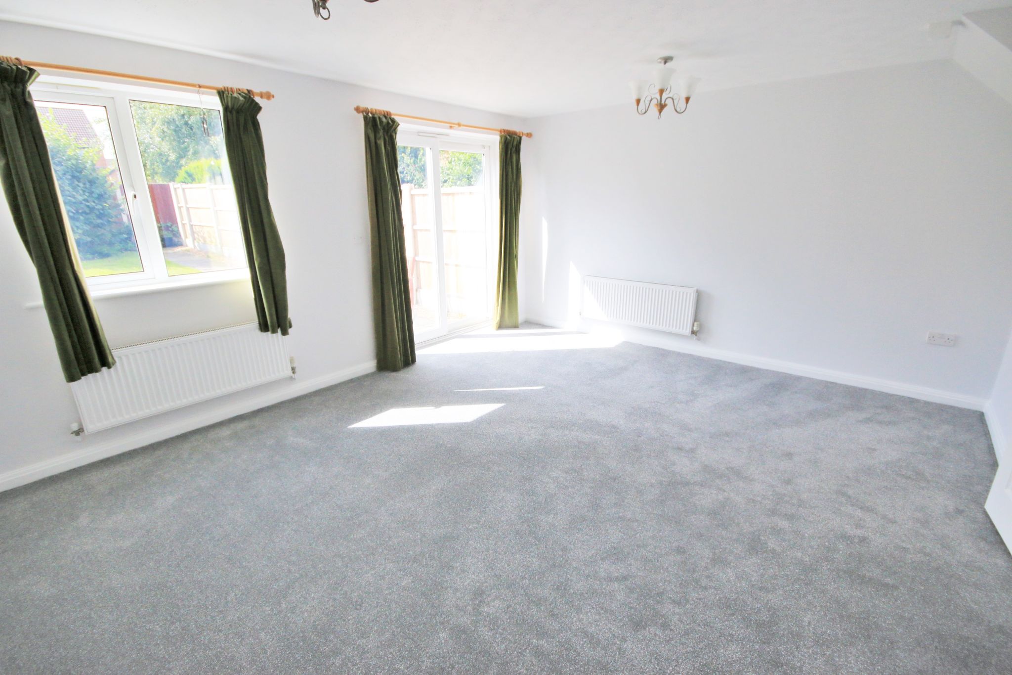 3 bedroom semi-detached house Let in Wigan - Photograph 3.