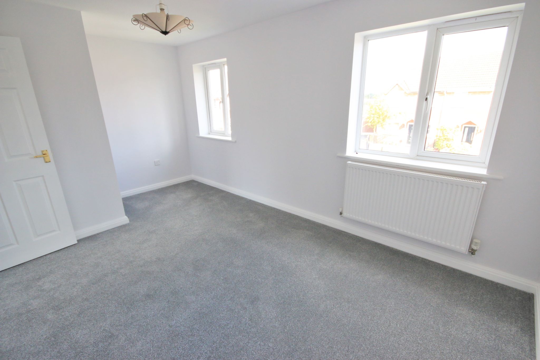 3 bedroom semi-detached house Let in Wigan - Photograph 7.