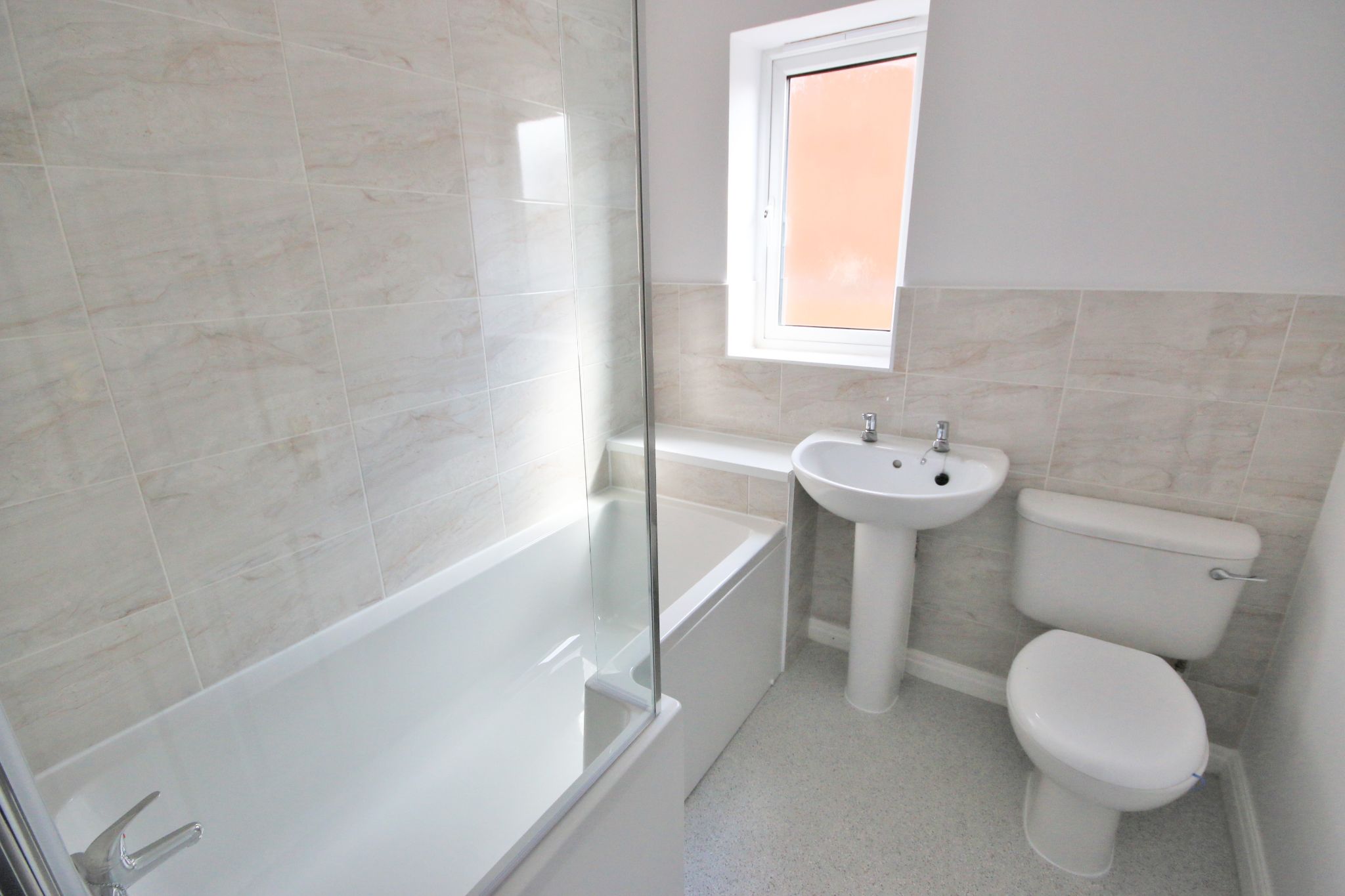 3 bedroom semi-detached house Let in Wigan - Photograph 10.
