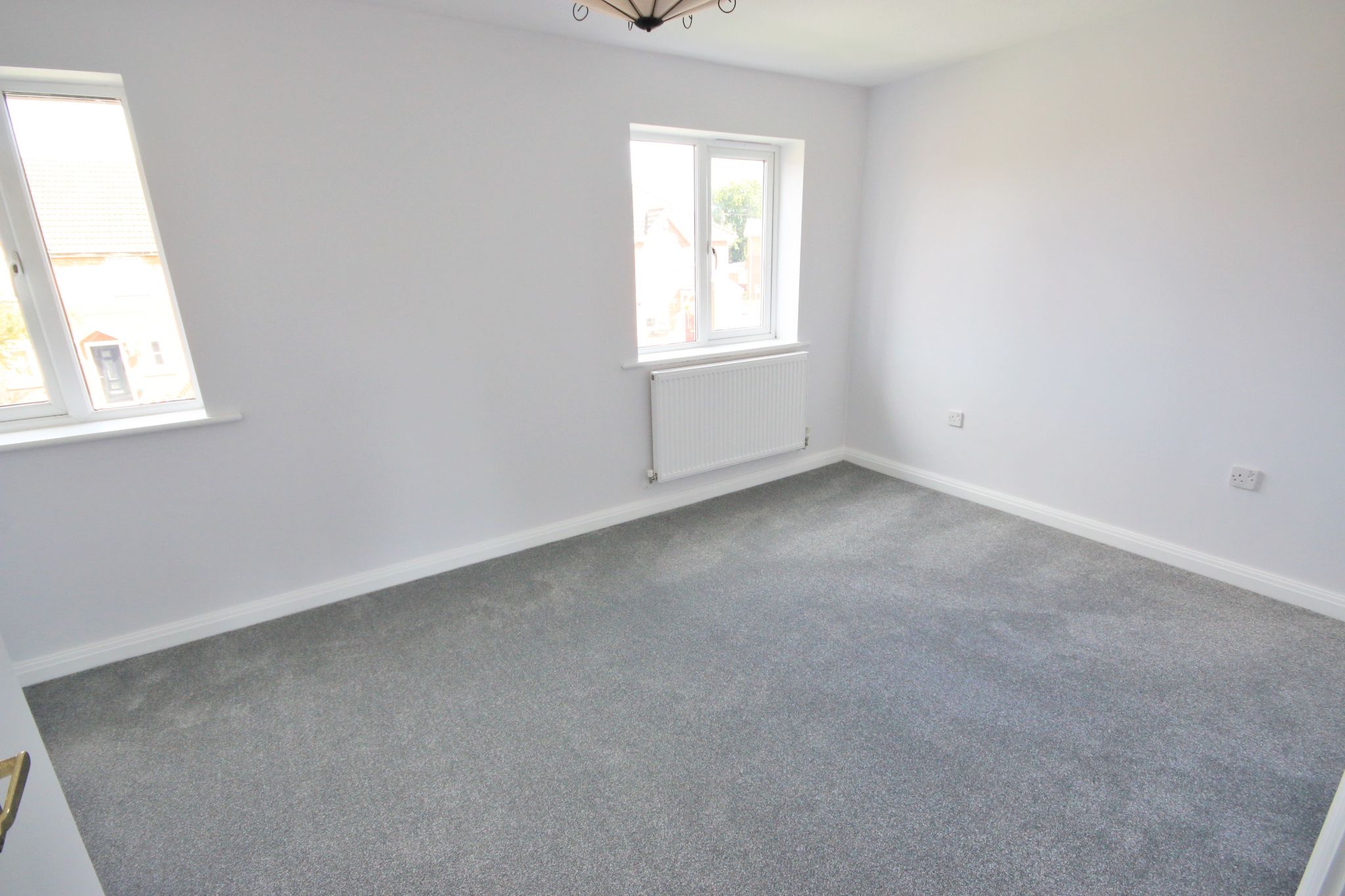 3 bedroom semi-detached house Let in Wigan - Photograph 6.