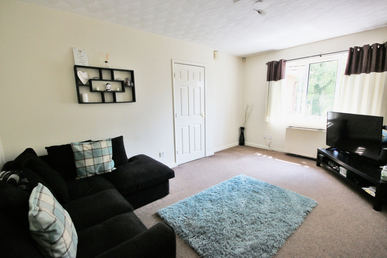 2 bedroom apartment flat/apartment Let in Wigan - Photograph 2.