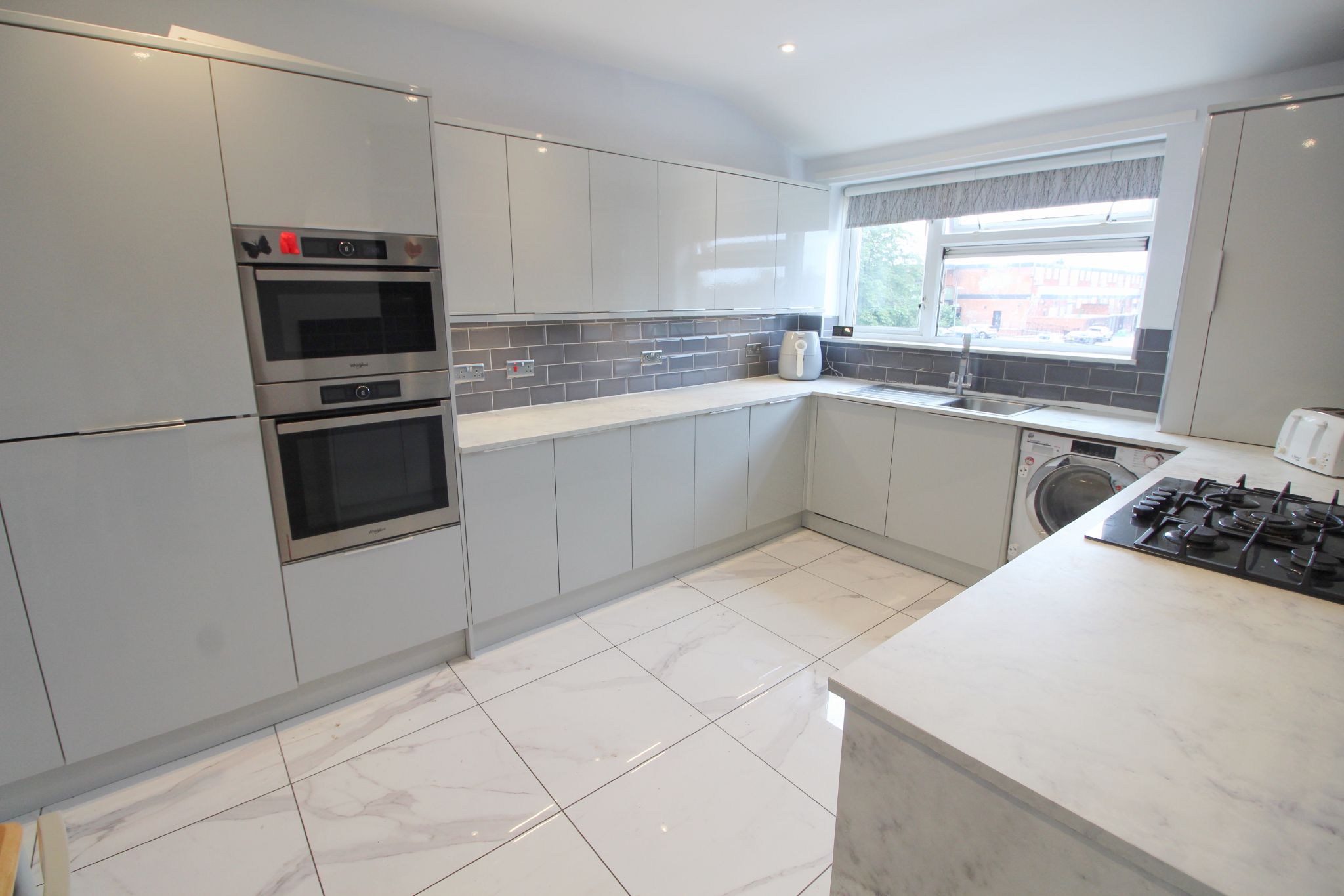 3 bedroom apartment flat/apartment For Sale in Skelmersdale - Photograph 1.