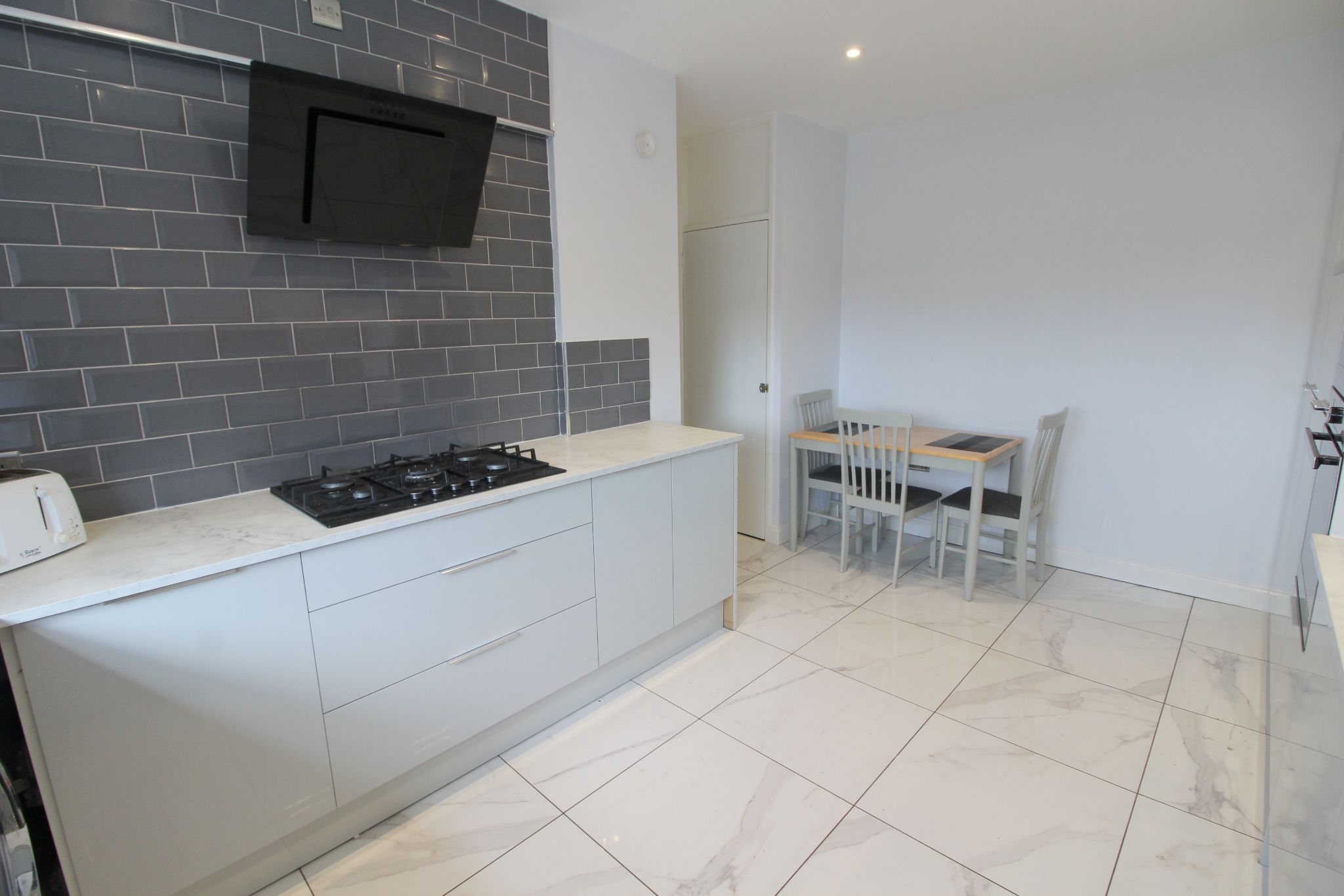 3 bedroom apartment flat/apartment For Sale in Skelmersdale - Photograph 4.