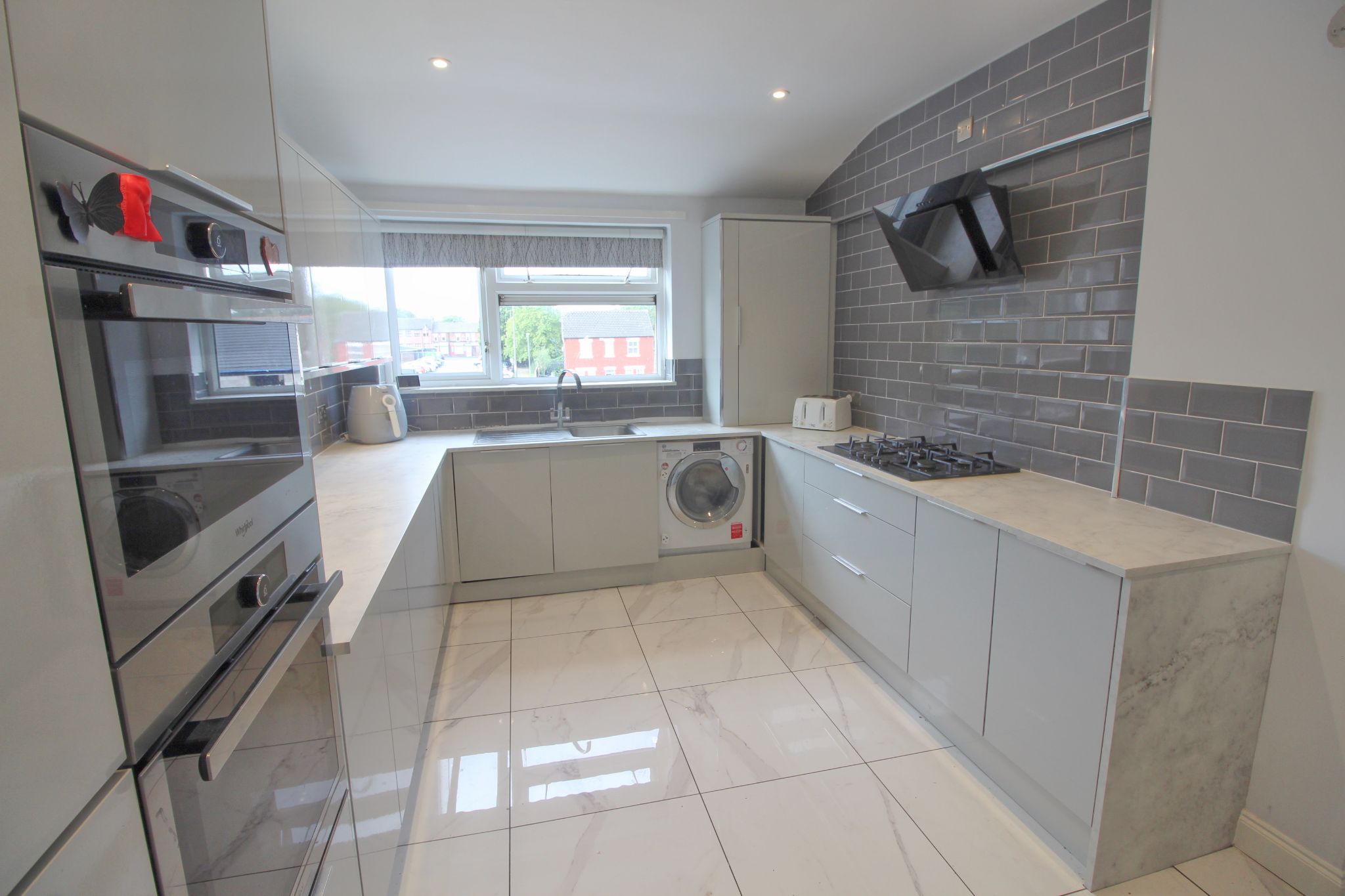 3 bedroom apartment flat/apartment For Sale in Skelmersdale - Photograph 2.