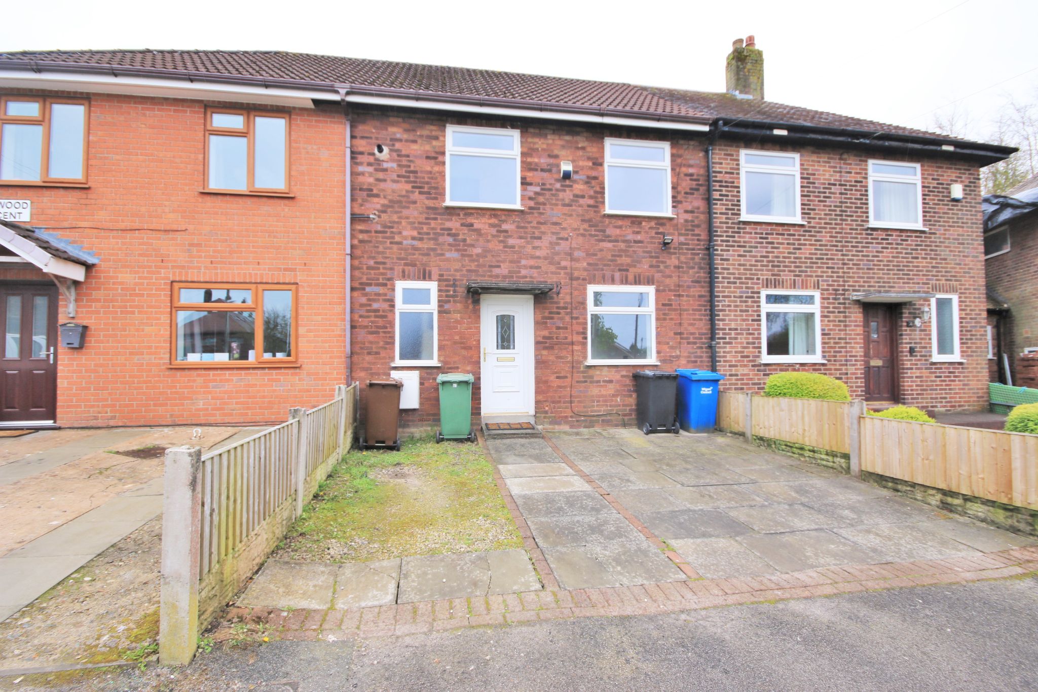3 bedroom semi-detached house To Let in Wigan - Property photograph.