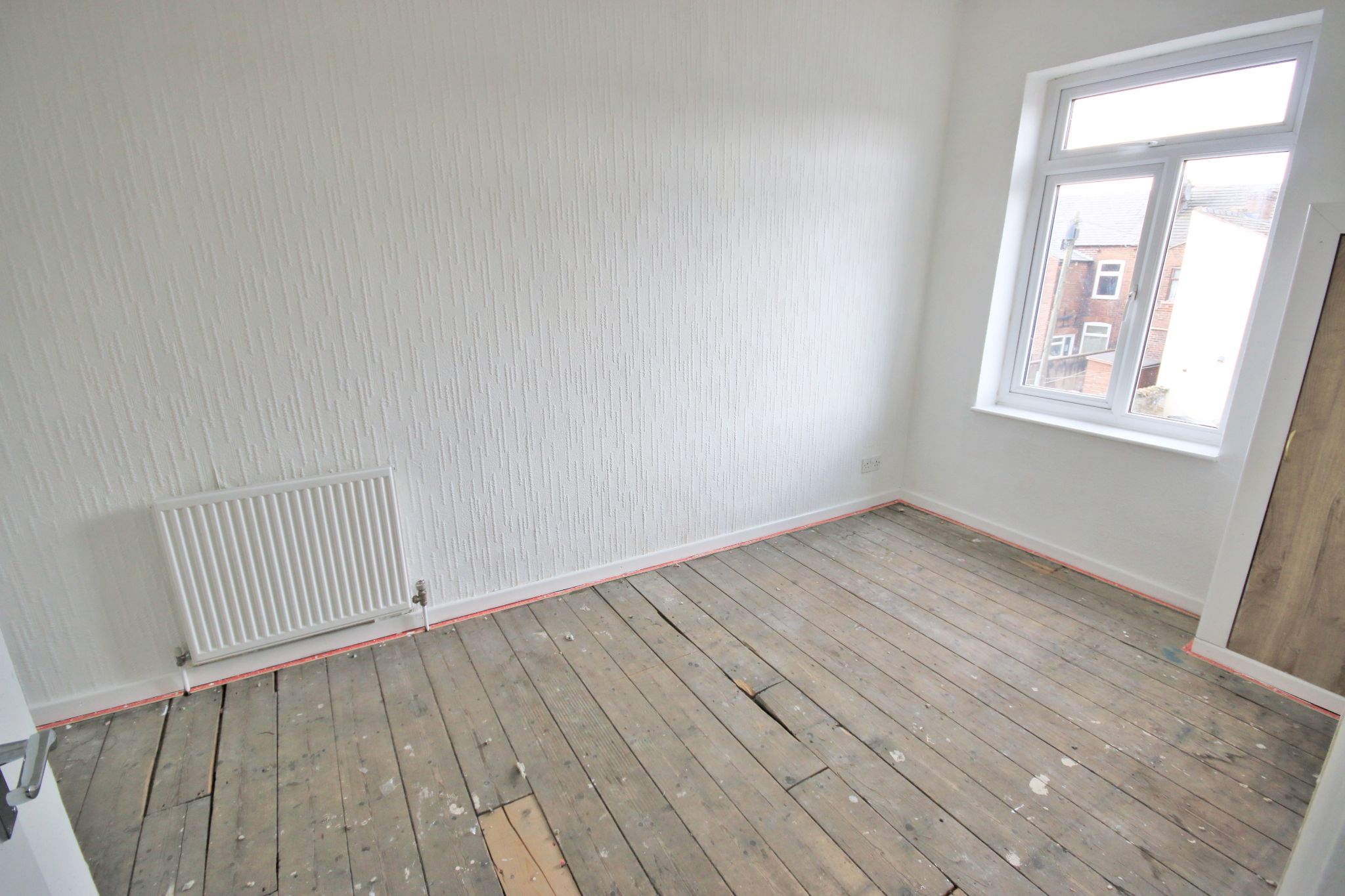 2 bedroom mid terraced house Let Agreed in Wigan - Photograph 8.
