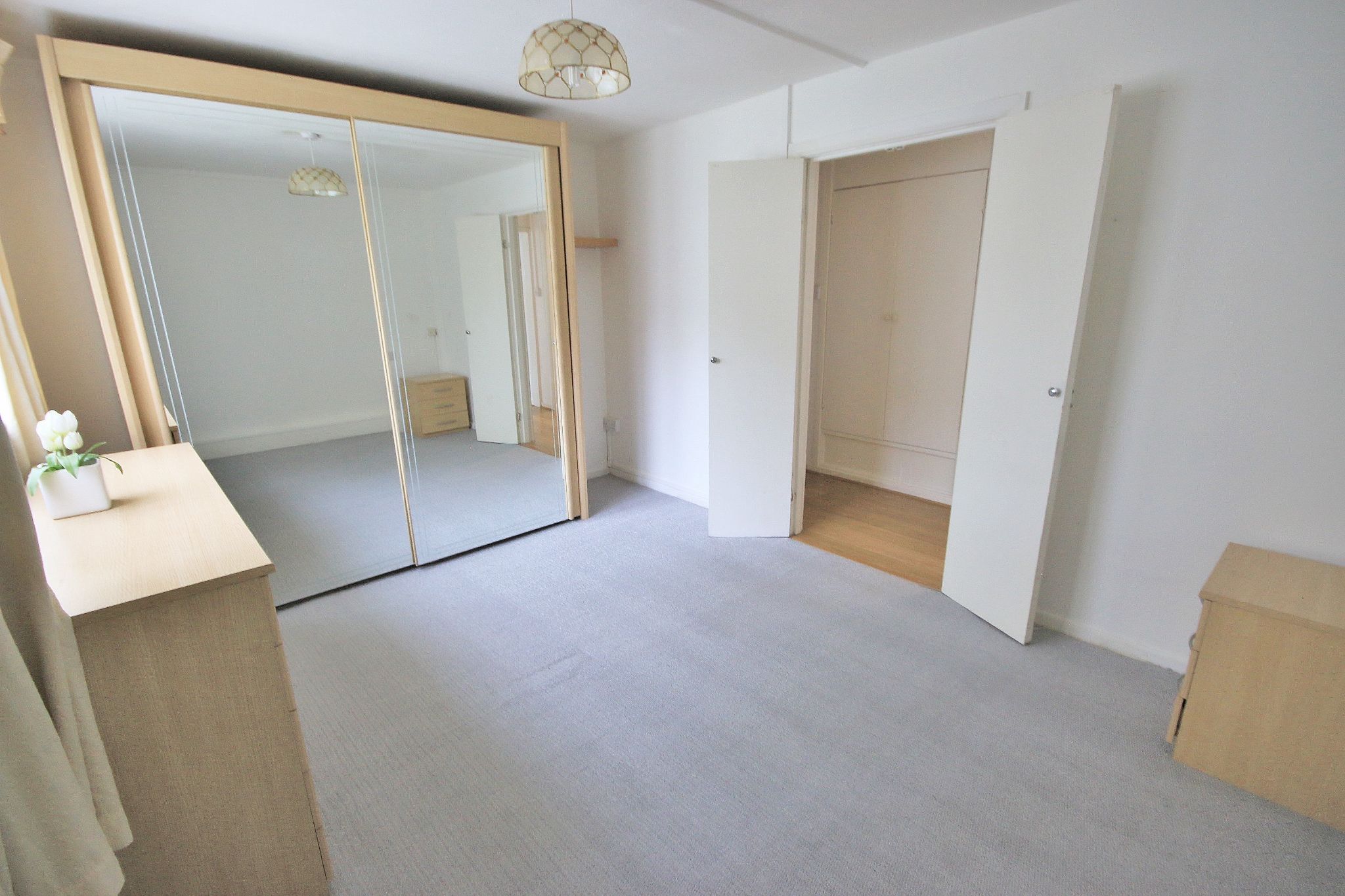 3 bedroom flat flat/apartment Let in Wigan - Photograph 11.