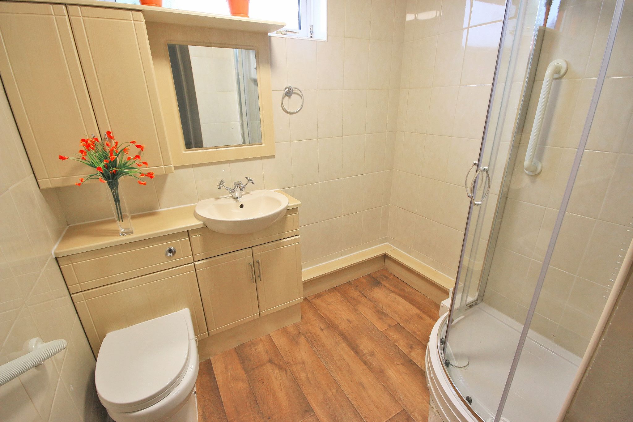 3 bedroom flat flat/apartment Let in Wigan - Photograph 18.