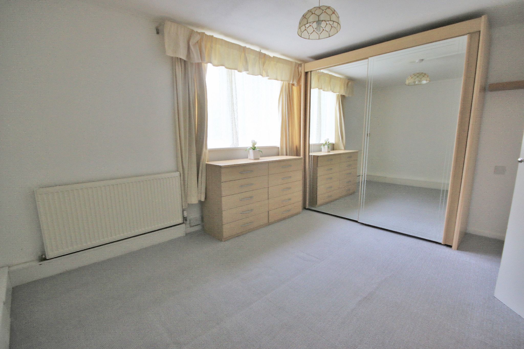 3 bedroom flat flat/apartment Let in Wigan - Photograph 10.