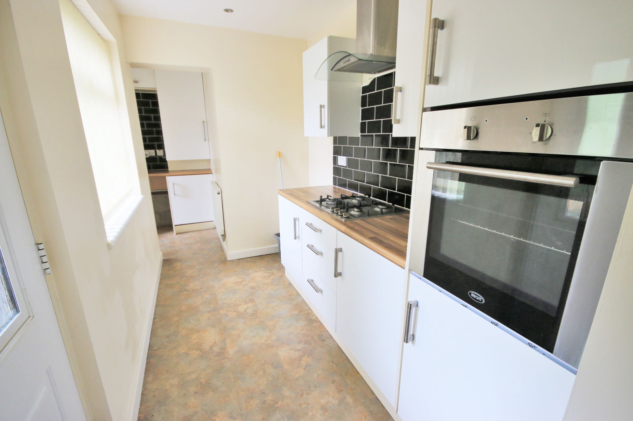 2 bedroom end terraced house Let in Wigan - Photograph 4.