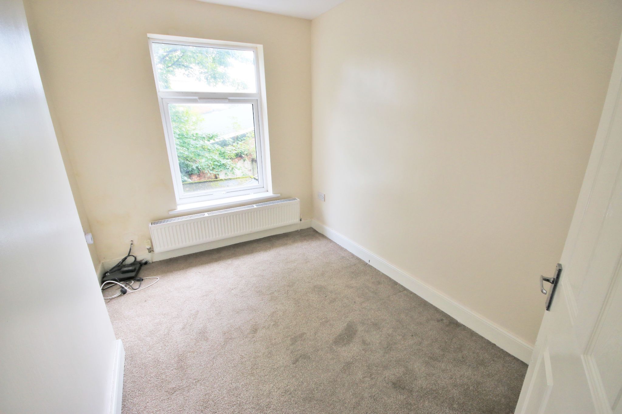 2 bedroom end terraced house Let in Wigan - Photograph 9.