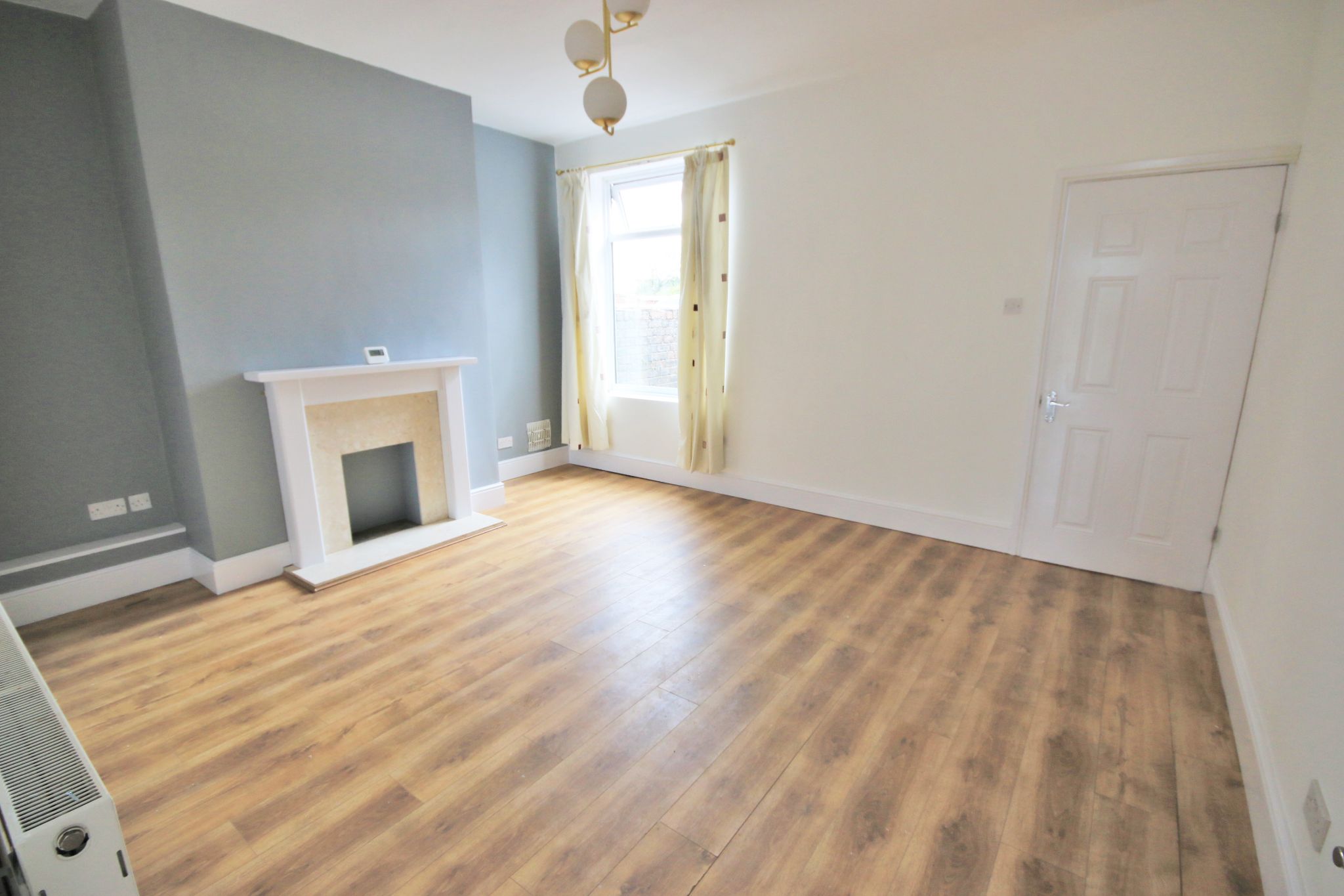 2 bedroom end terraced house Let in Wigan - Photograph 4.