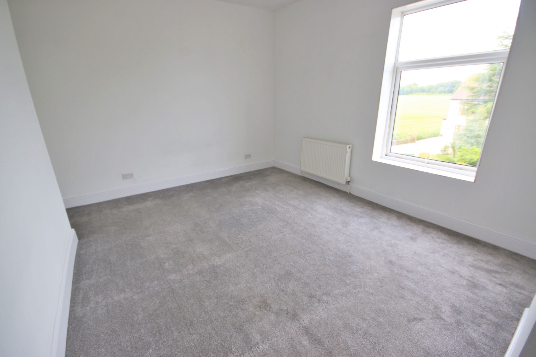 2 bedroom end terraced house Let in Wigan - Photograph 8.