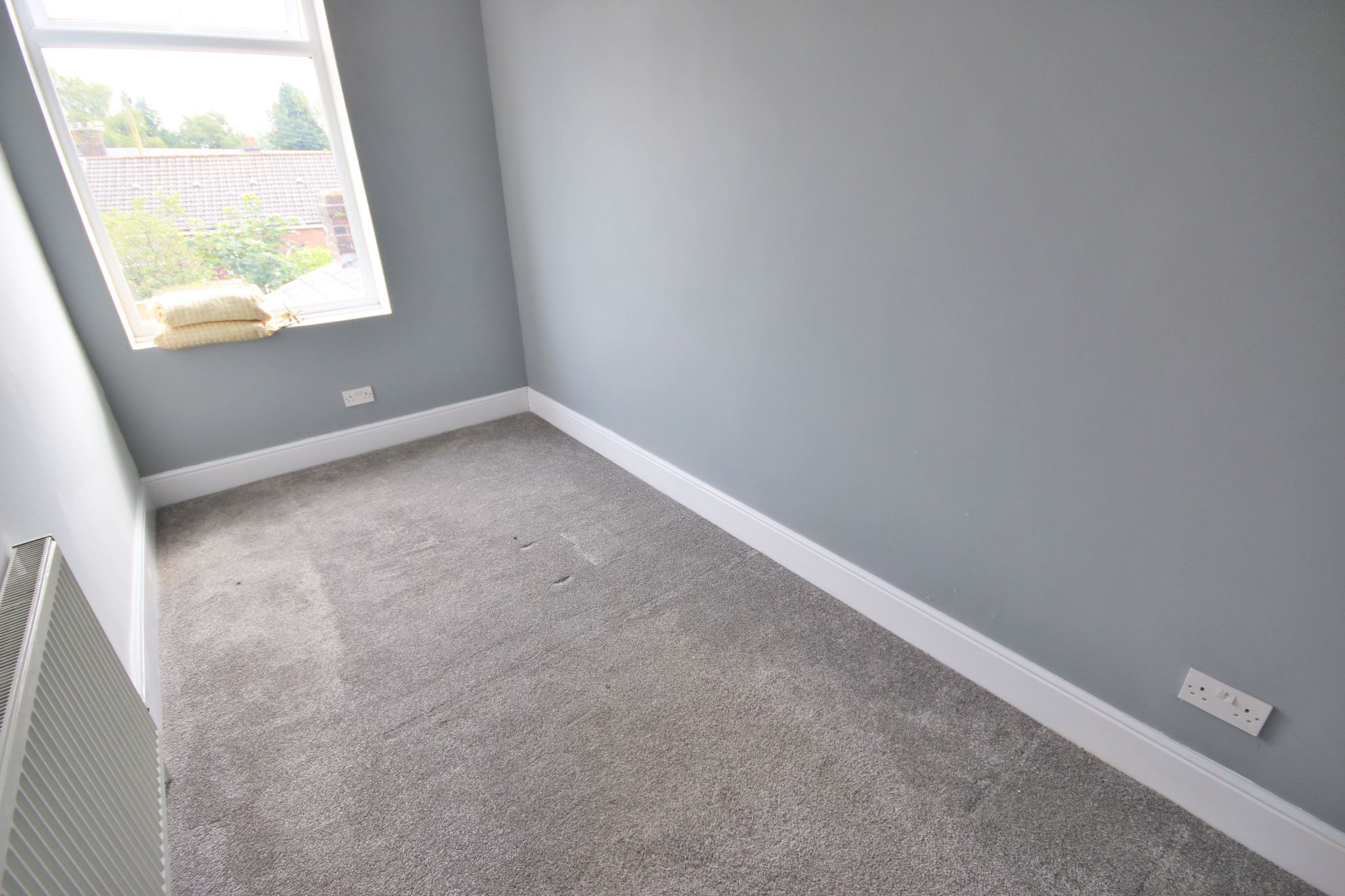 2 bedroom end terraced house Let in Wigan - Photograph 9.