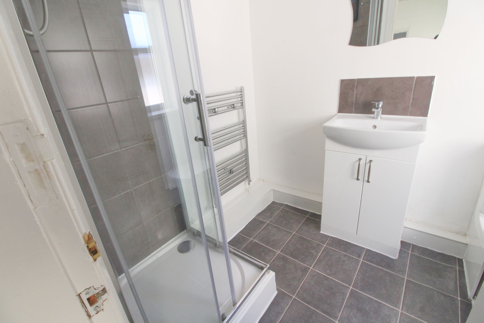 2 bedroom mid terraced house Let in Wigan - Photograph 14.