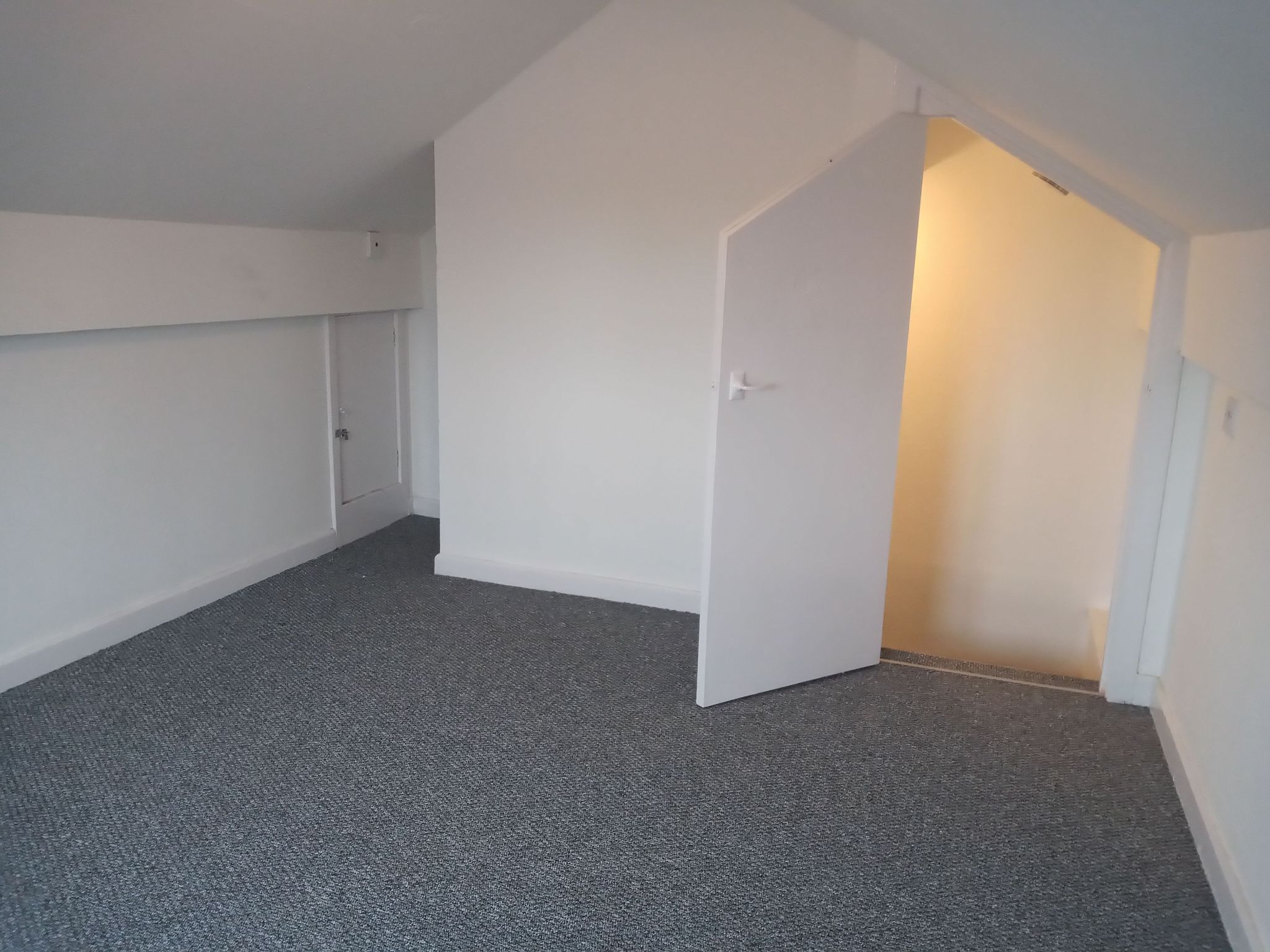 2 bedroom mid terraced house Let in Wigan - Photograph 13.