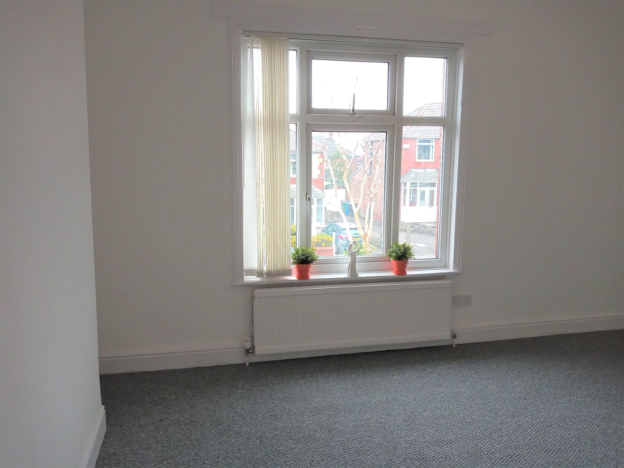 2 bedroom mid terraced house Let in Wigan - Photograph 10.