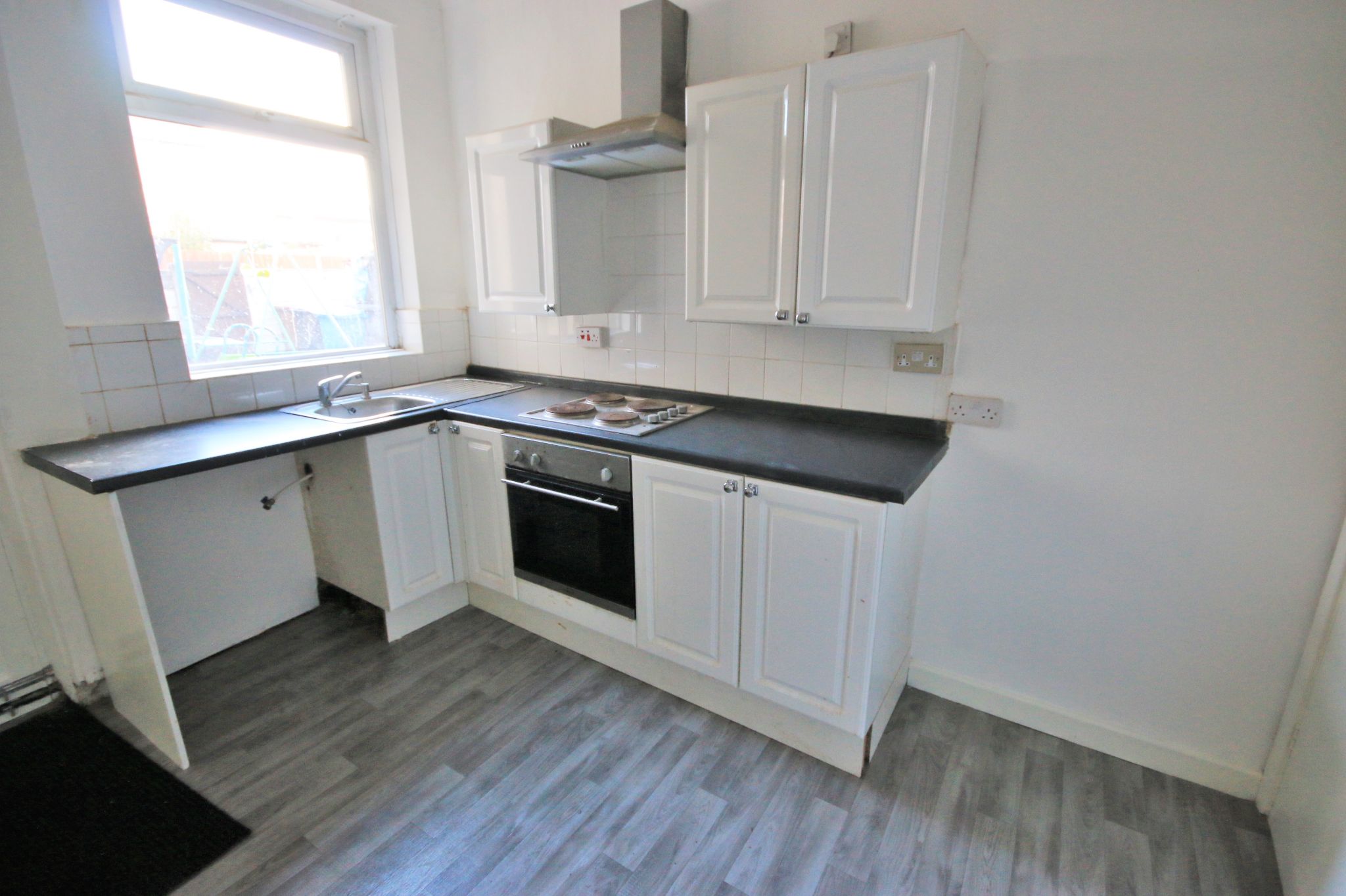 2 bedroom mid terraced house Let Agreed in Wigan - Photograph 6.