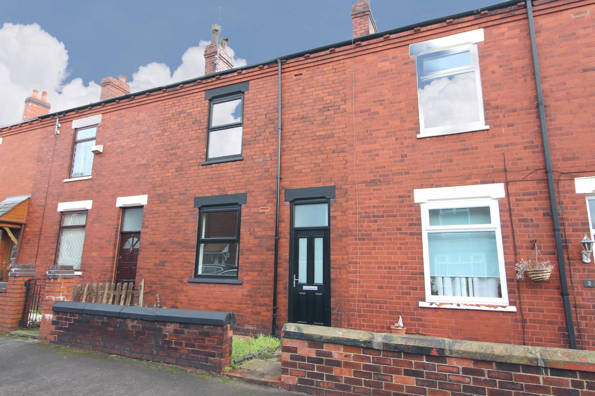 2 bedroom mid terraced house Let in Wigan - Photograph 3.