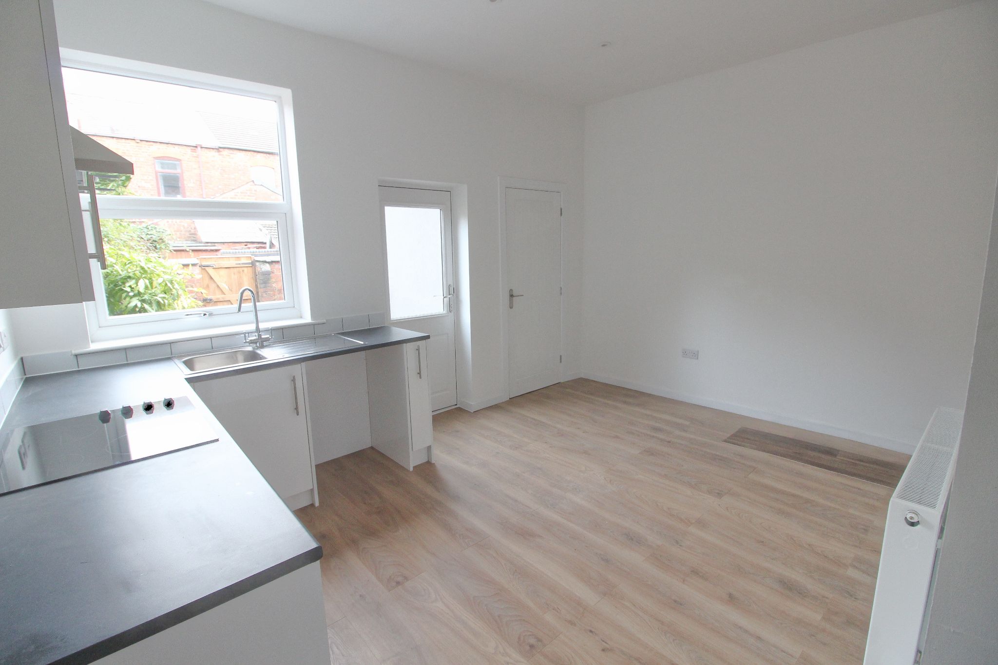 2 bedroom mid terraced house Let in Wigan - Photograph 7.