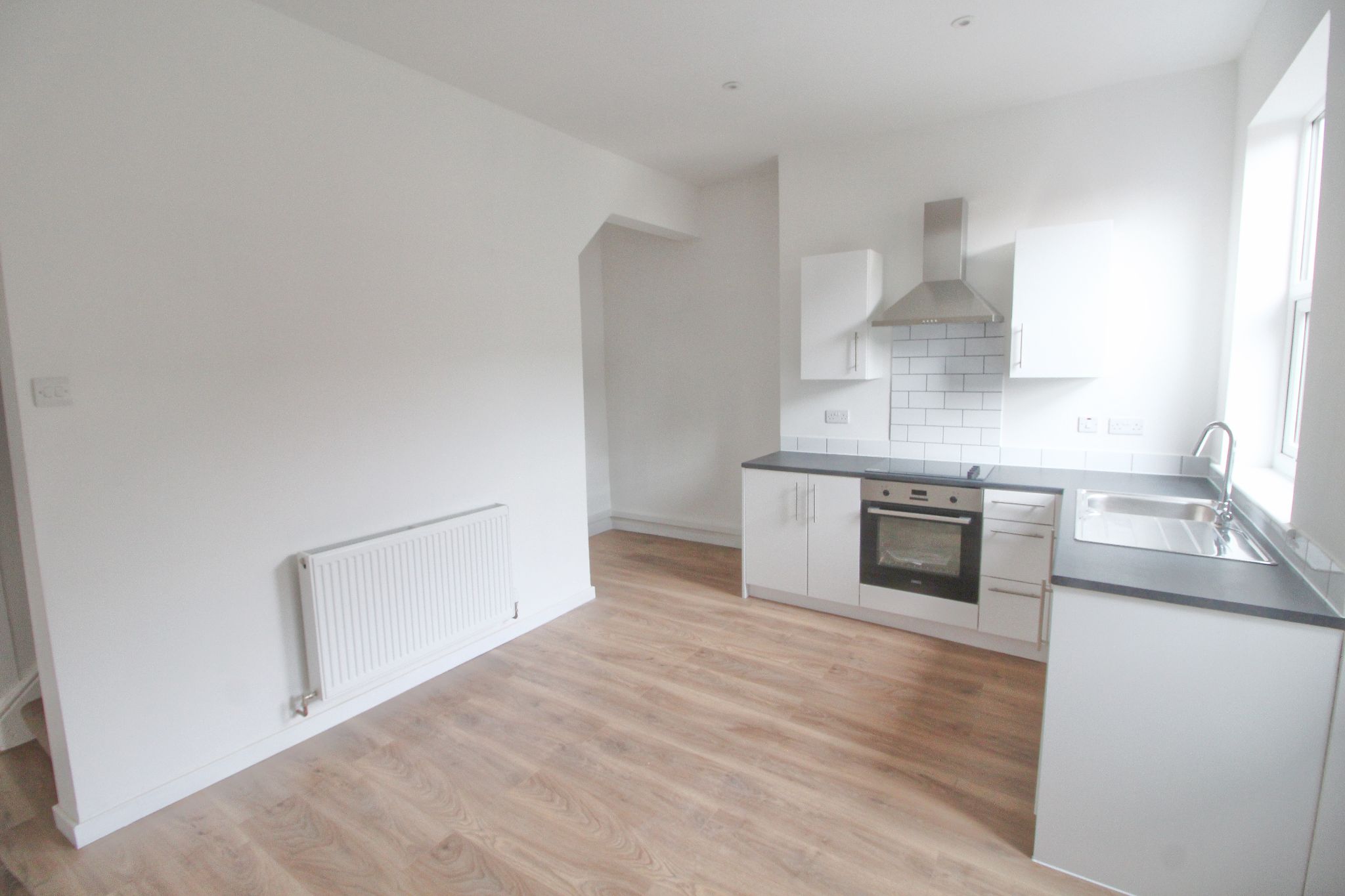 2 bedroom mid terraced house Let in Wigan - Photograph 5.