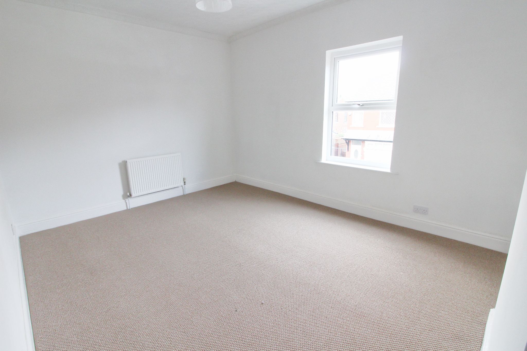 2 bedroom mid terraced house Let in Wigan - Photograph 9.