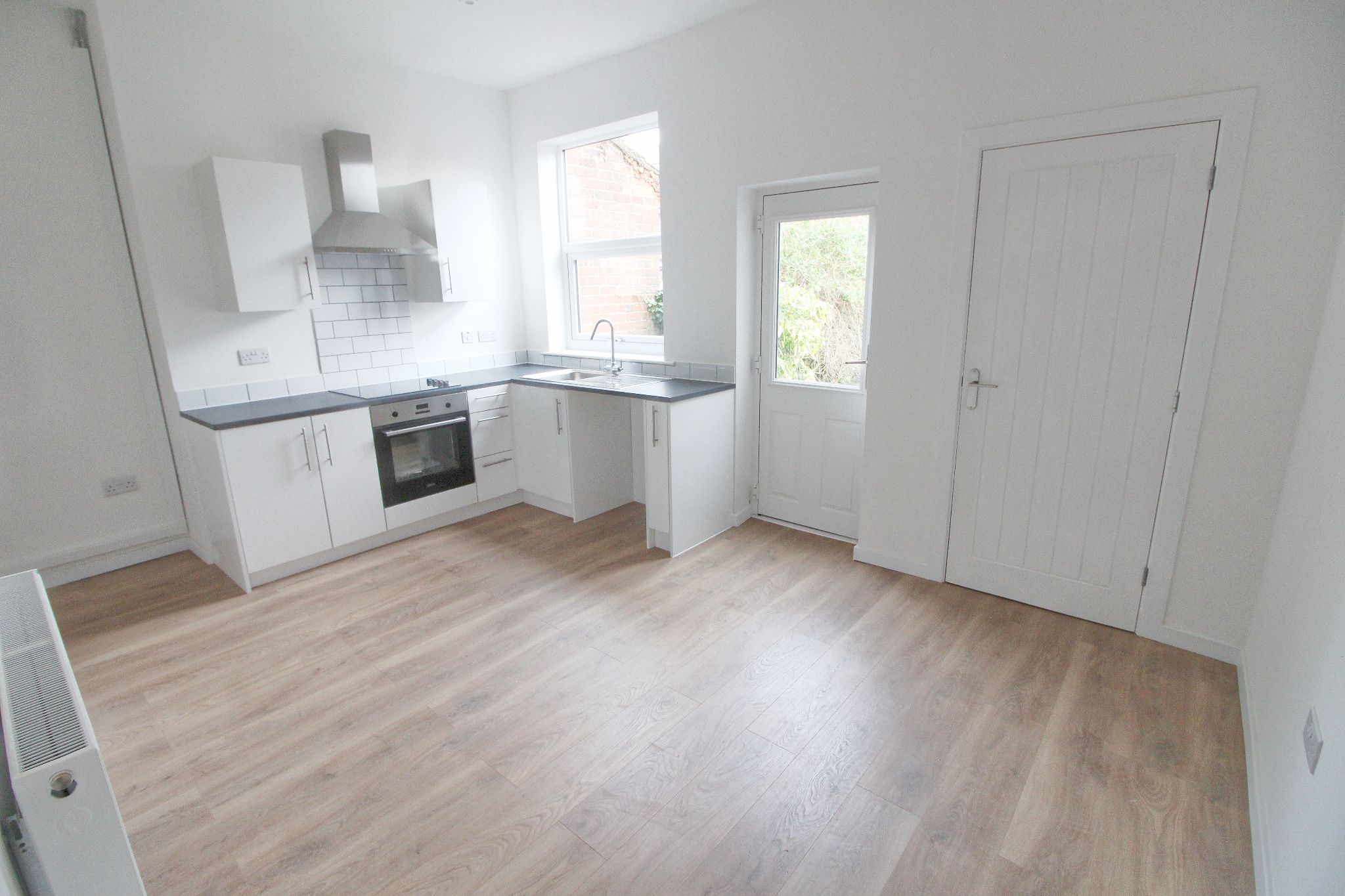 2 bedroom mid terraced house Let in Wigan - Photograph 4.