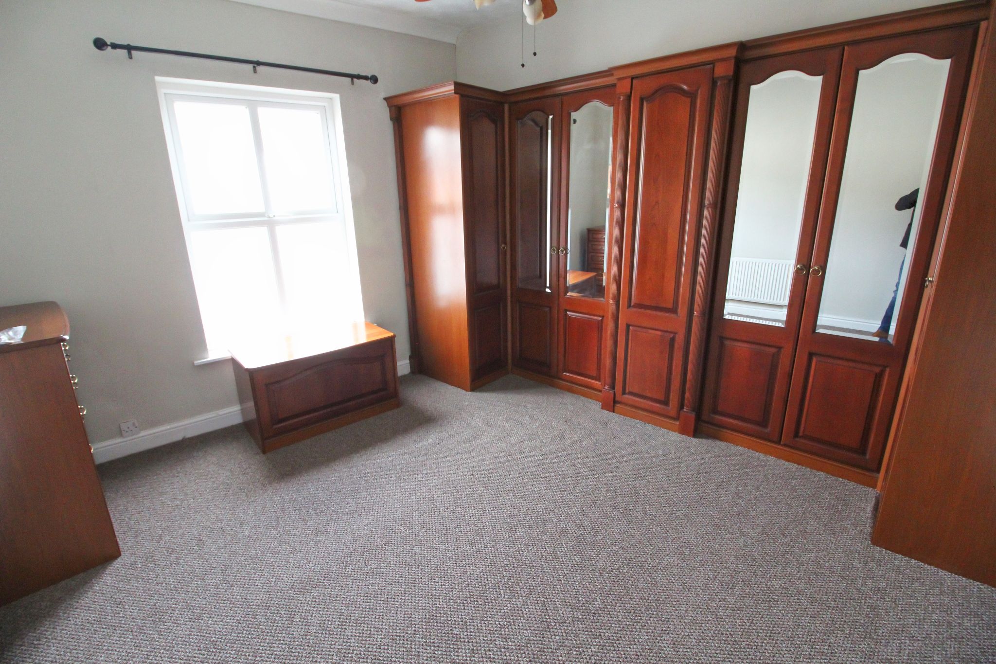 2 bedroom mid terraced house Let in Wigan - Photograph 9.